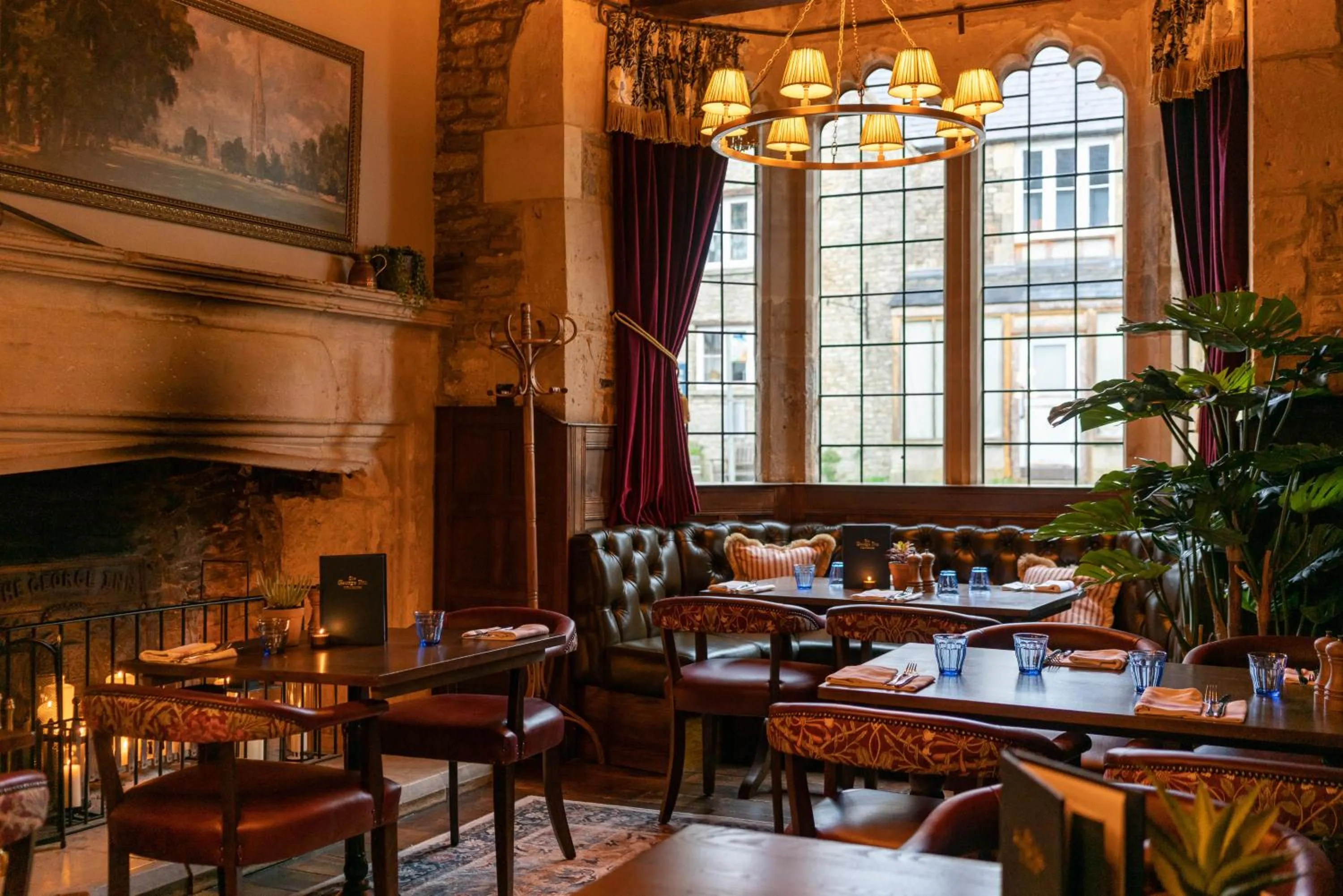 Restaurant/places to eat in The George Inn & Plaine