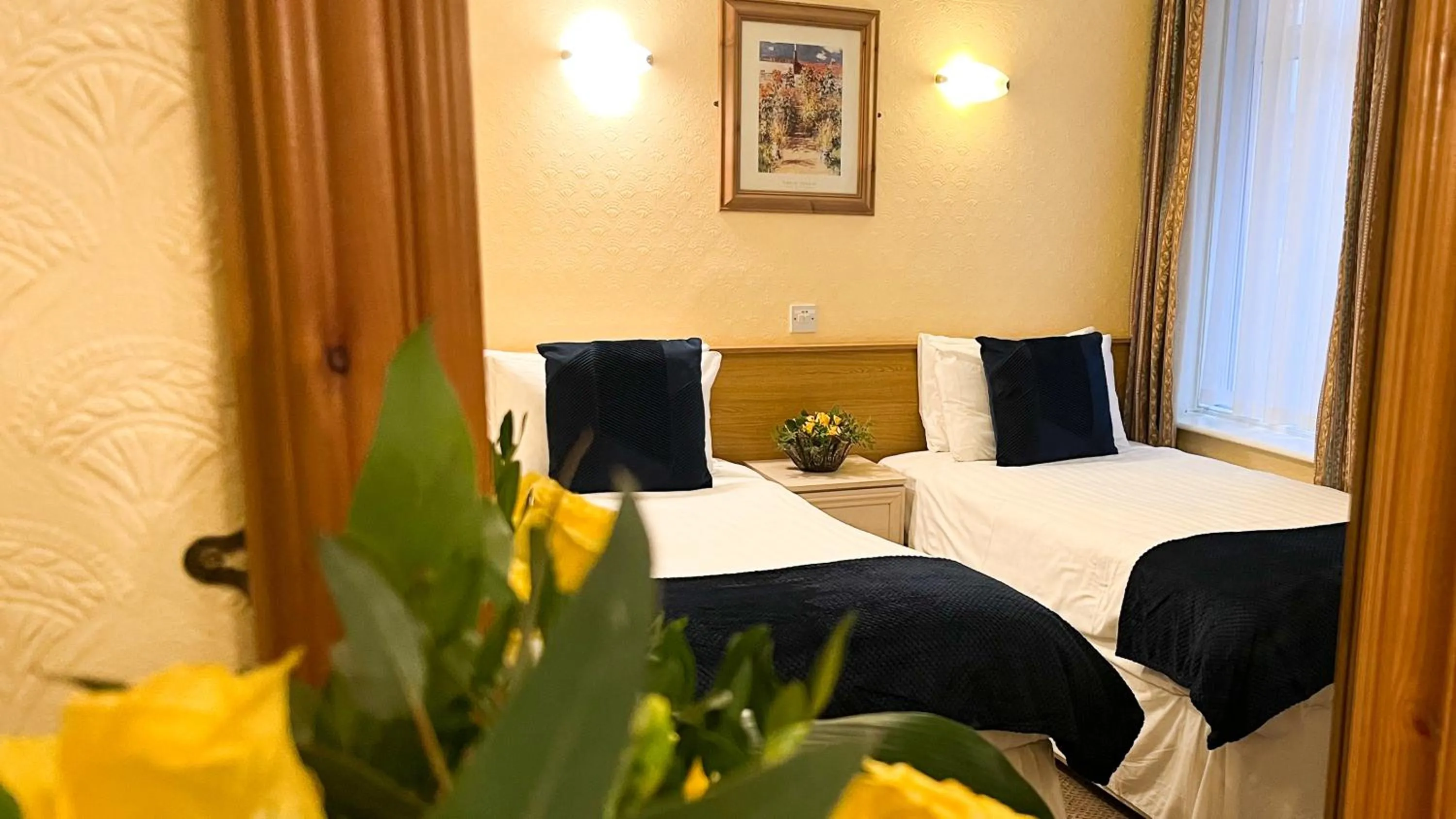 Bed in Sutcliffe Hotel