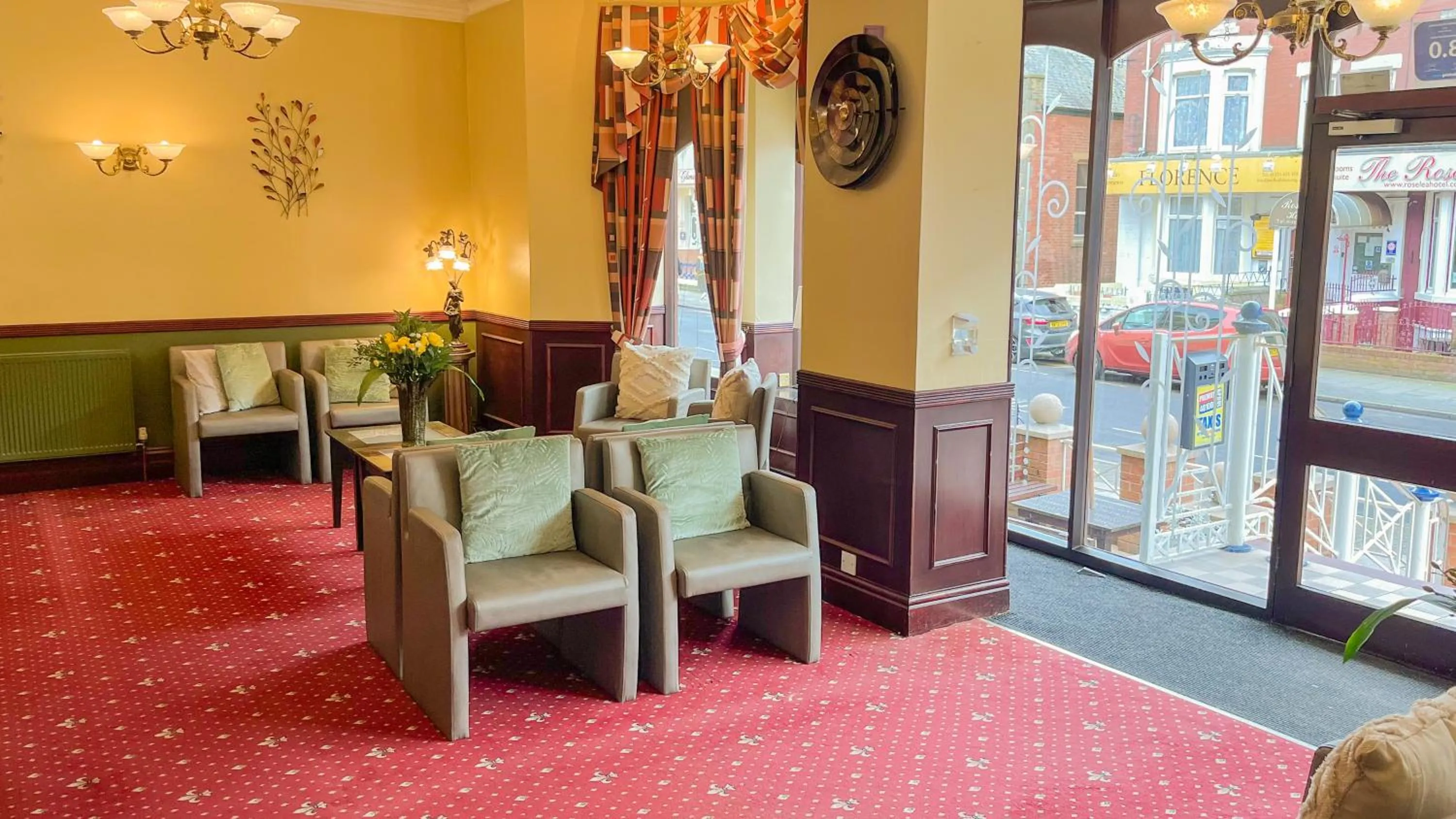 Lobby or reception in Sutcliffe Hotel