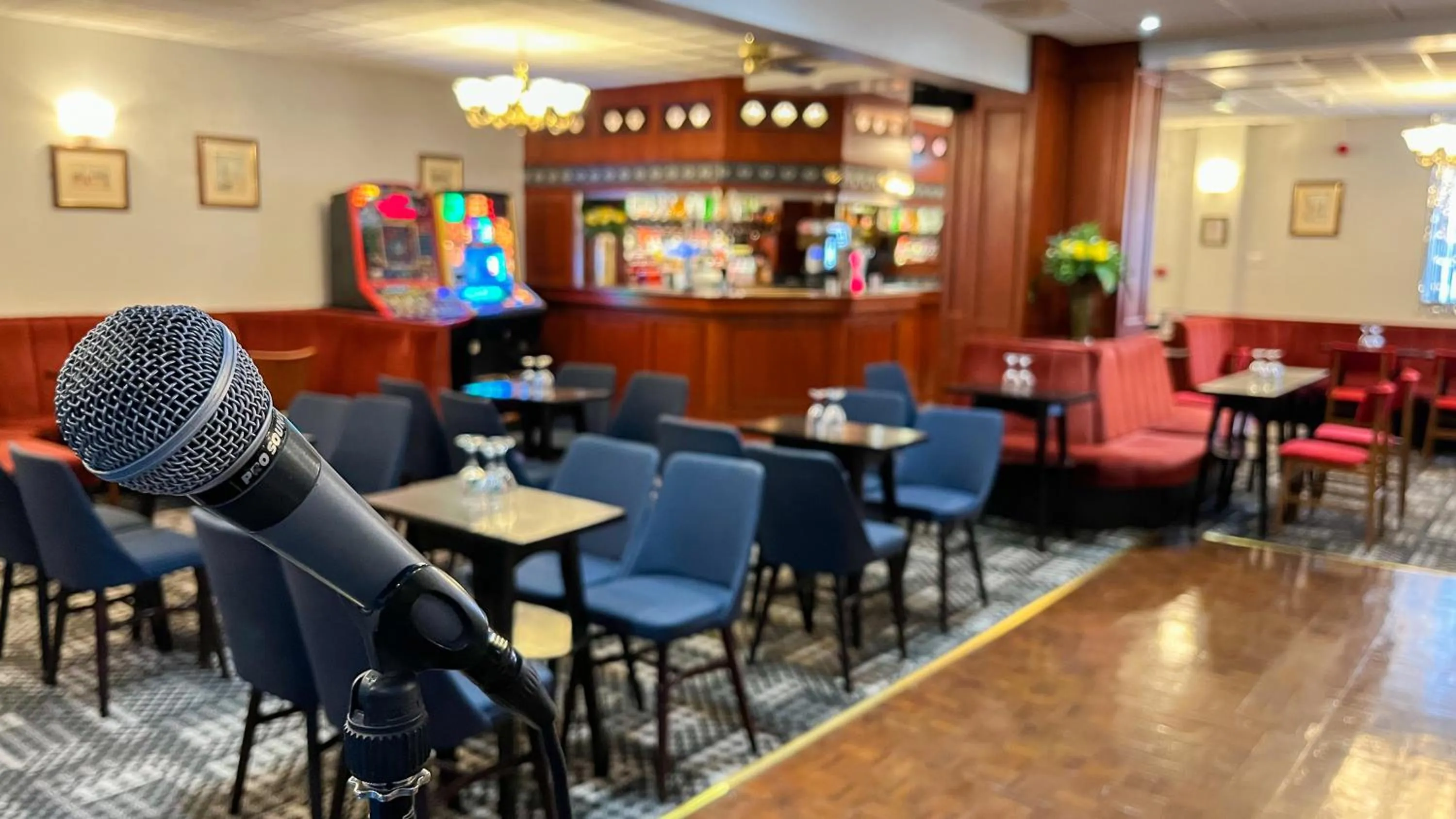 Lounge or bar in Sutcliffe Hotel