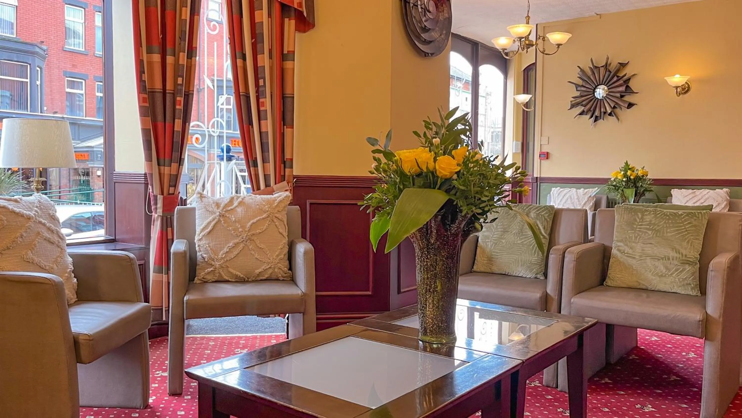 Lobby or reception in Sutcliffe Hotel