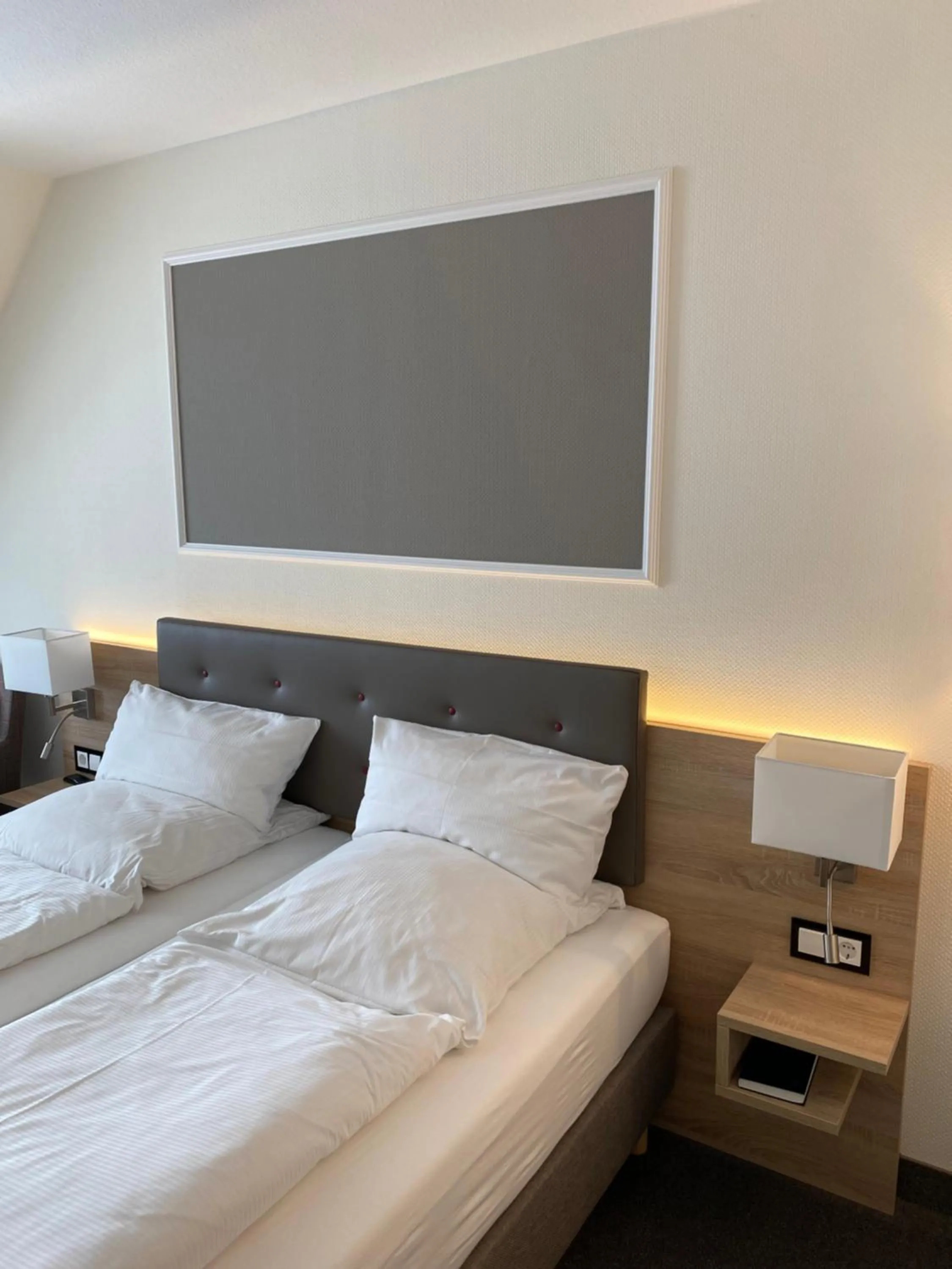 Photo of the whole room, Bed in Hotel Prinz Albrecht