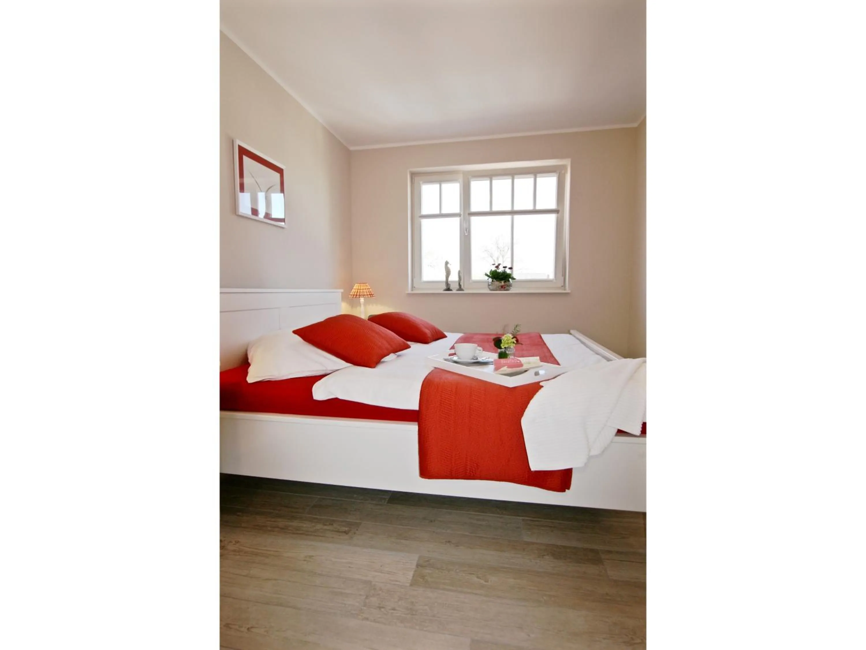 Bedroom, Bed in Neue Reihe 28 - Wohnung Kleine Auszeit