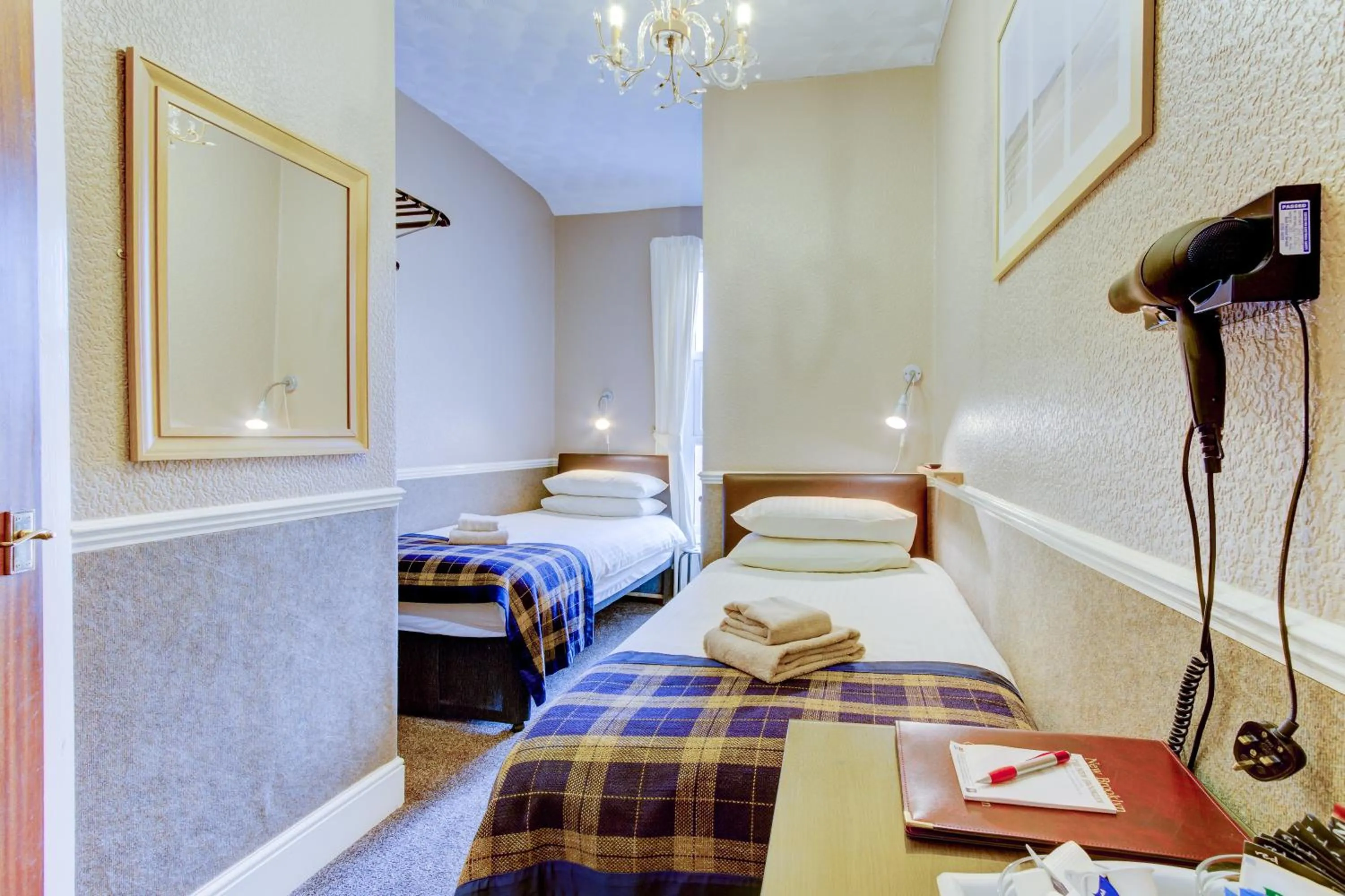 Photo of the whole room, Bed in New Brooklyn