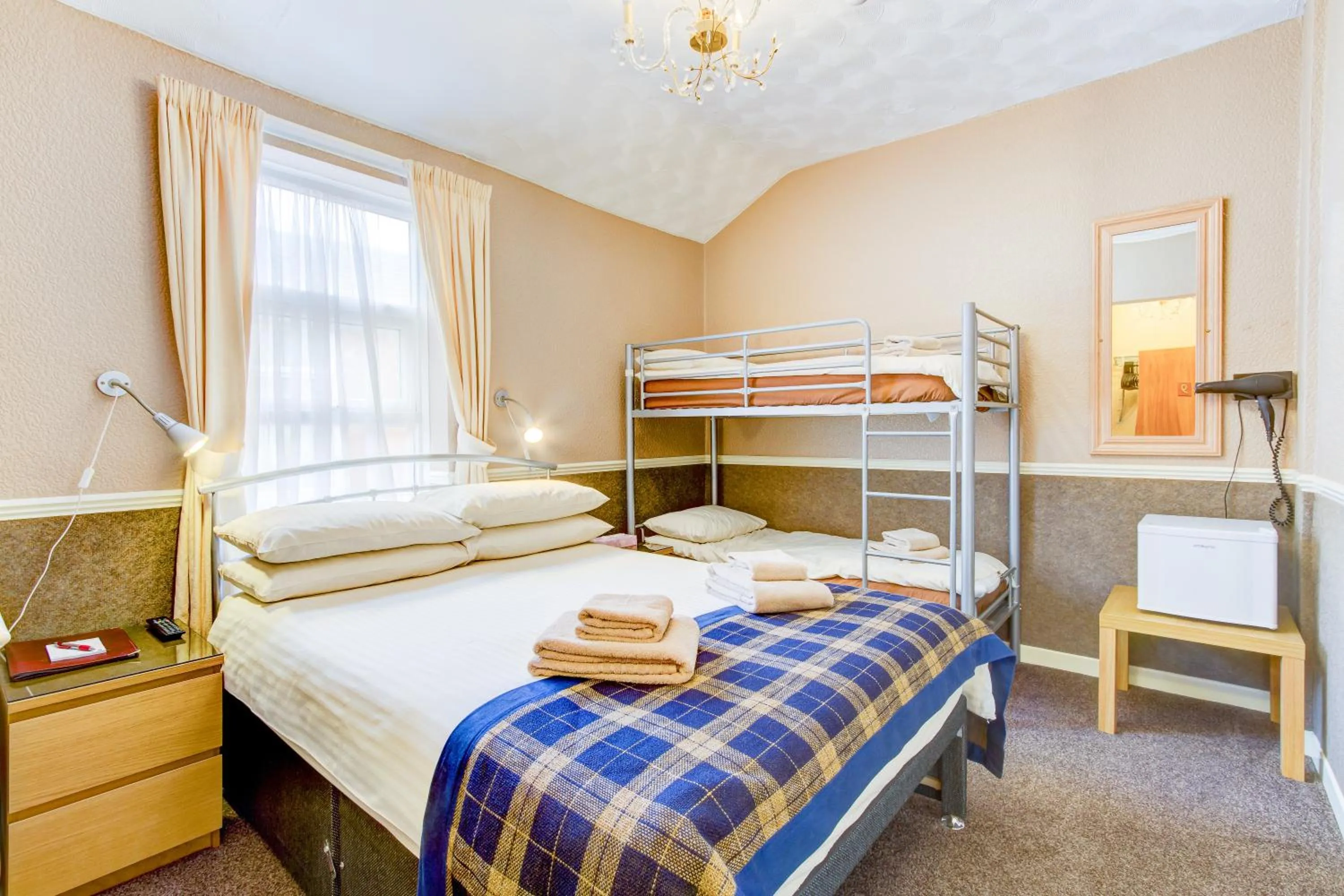 Photo of the whole room, Bed in New Brooklyn