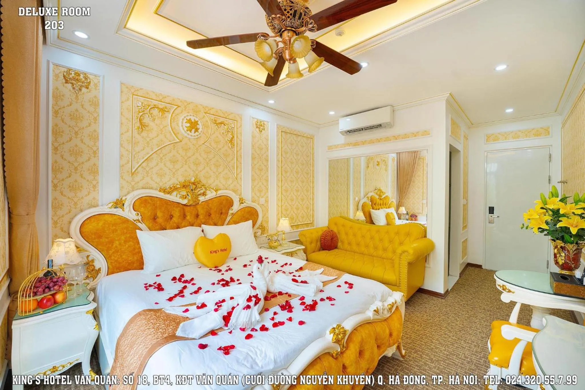 Bed in King's Hotel Văn Quán