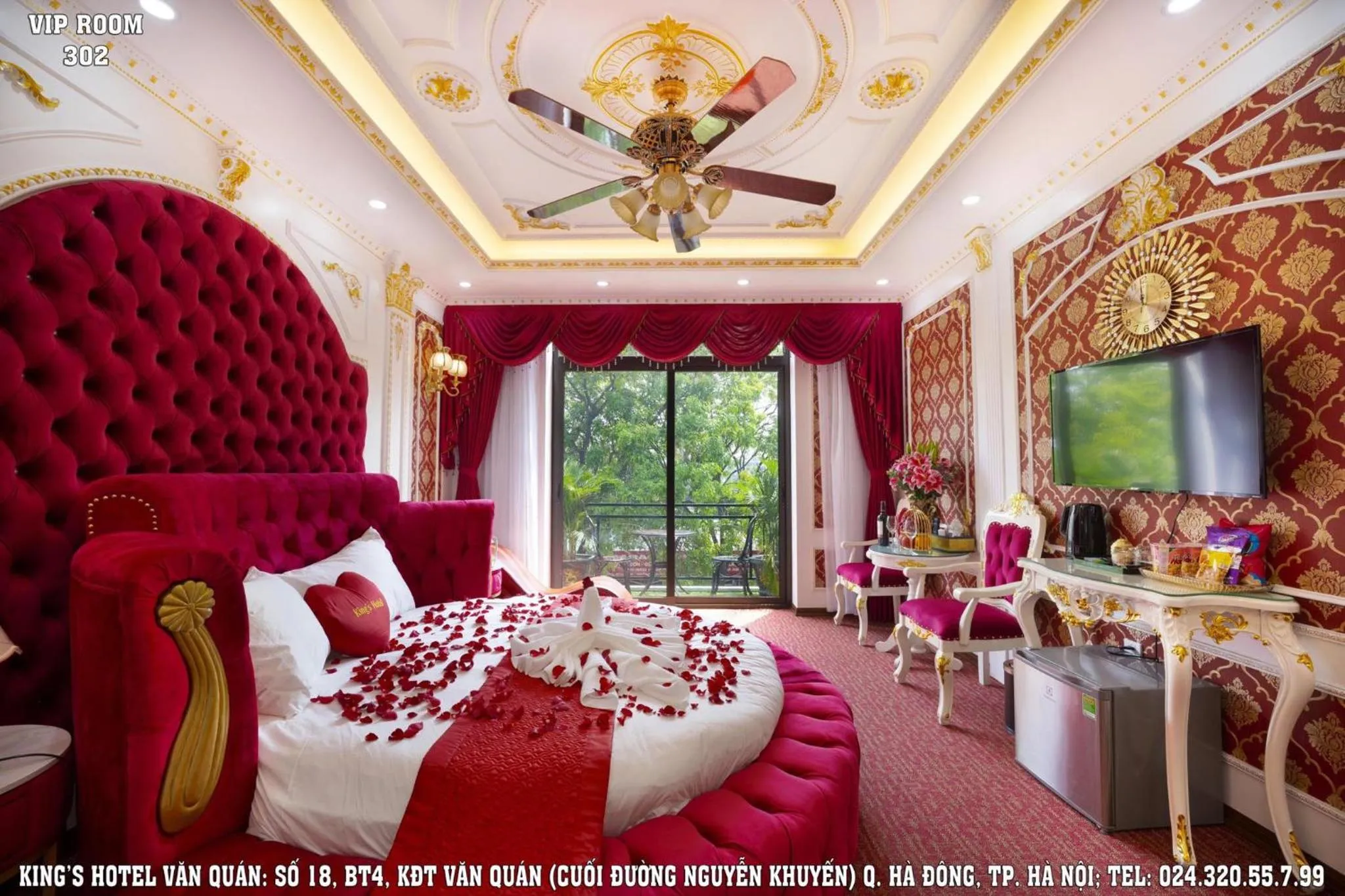 Bed in King's Hotel Văn Quán