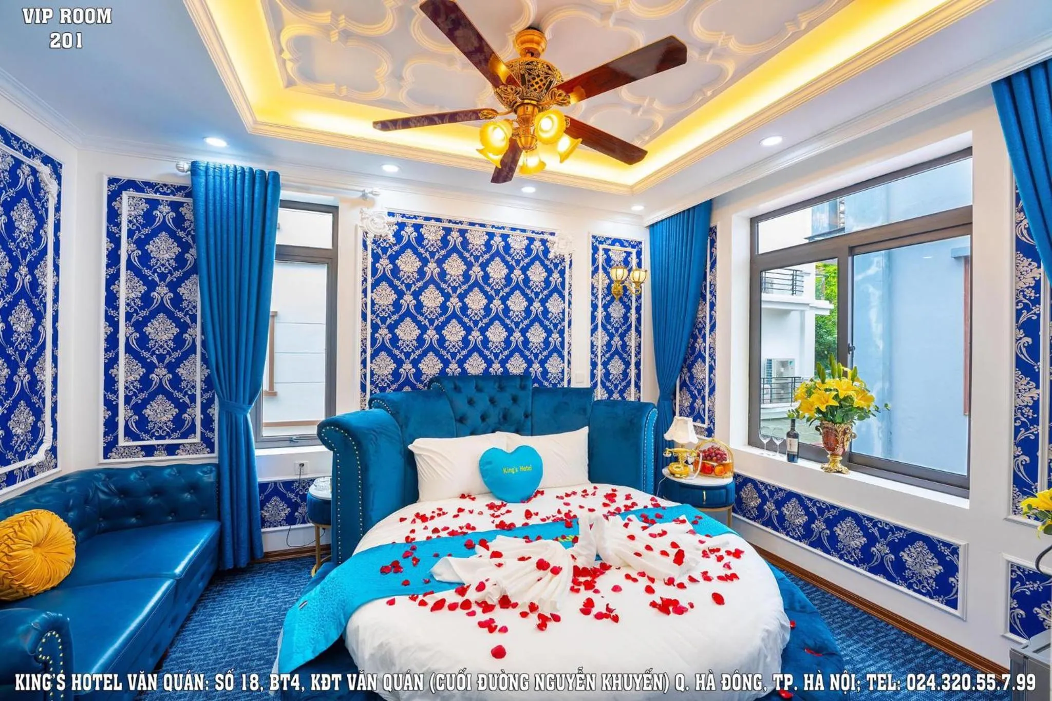 Bed in King's Hotel Văn Quán