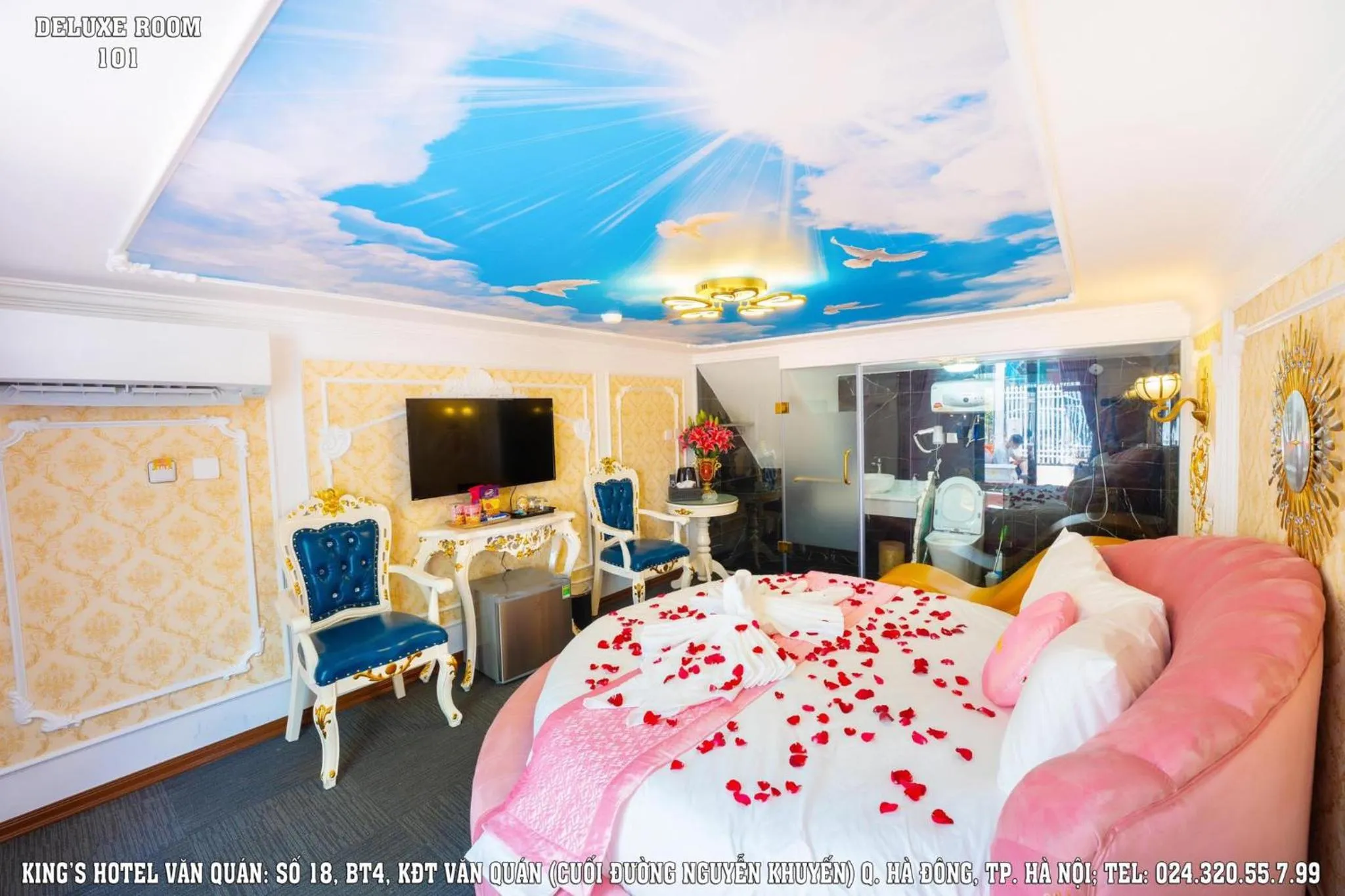 Bed in King's Hotel Văn Quán