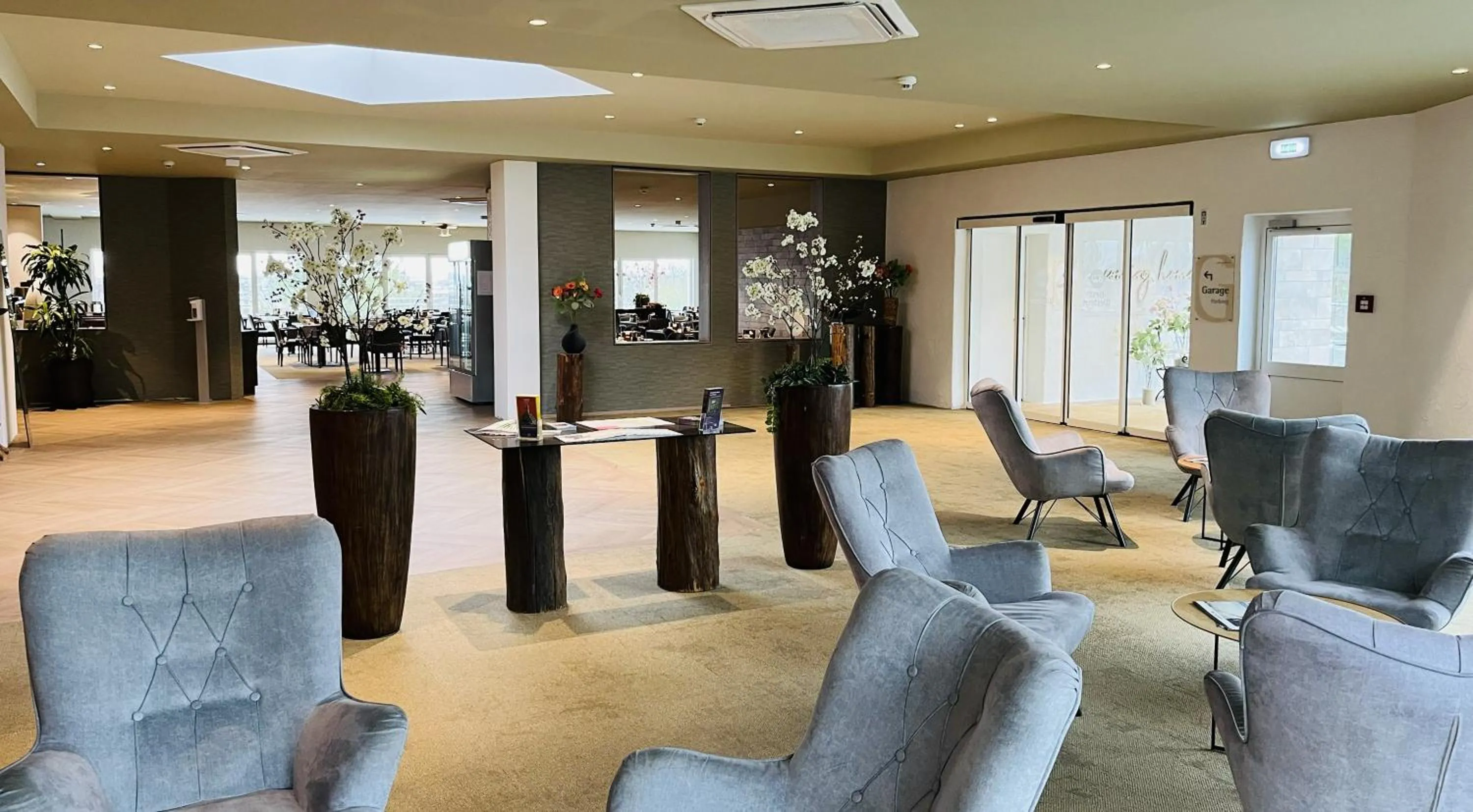 Lobby or reception in Best Western Hotel Mainz