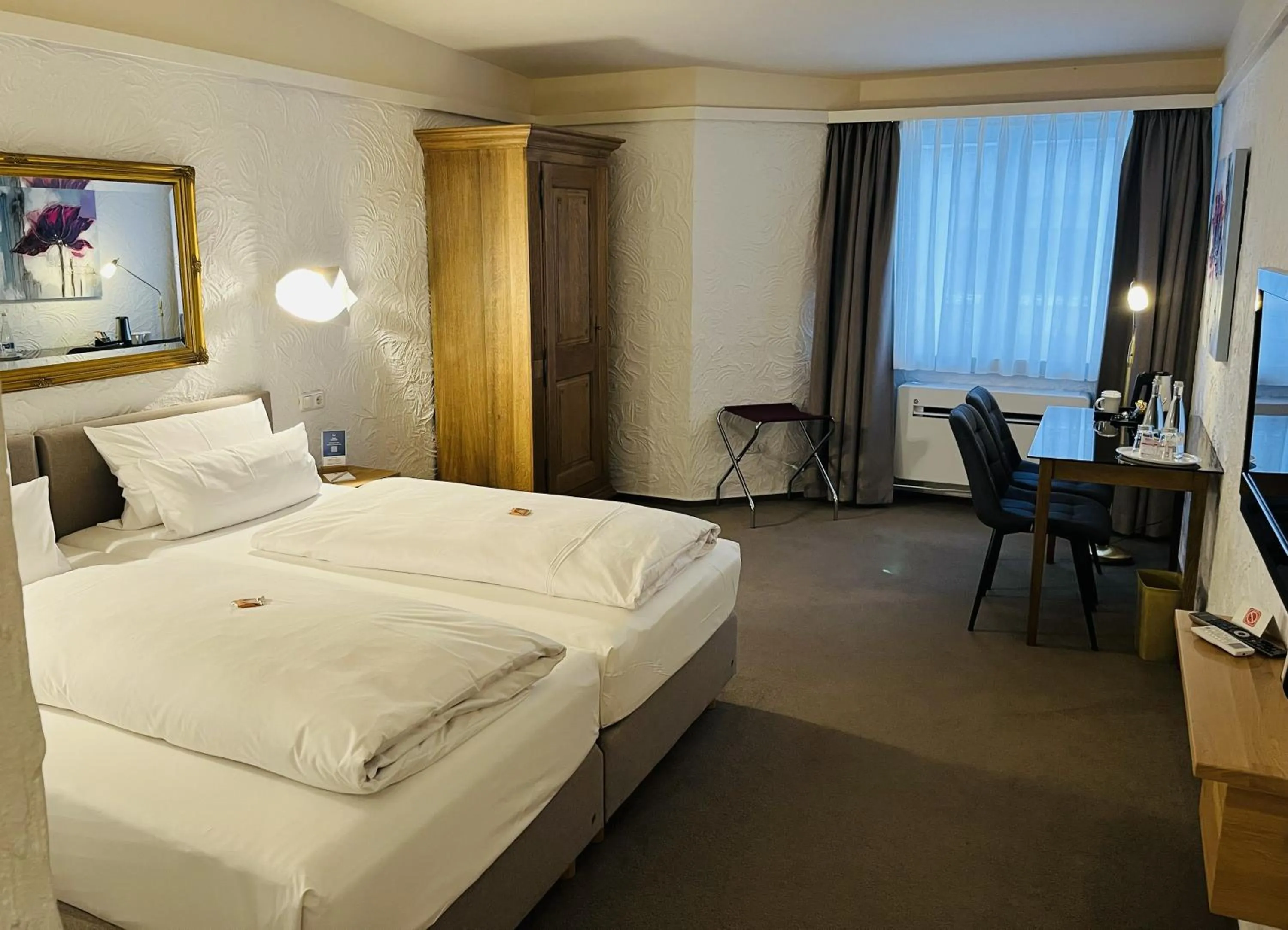 Photo of the whole room, Bed in Best Western Hotel Mainz