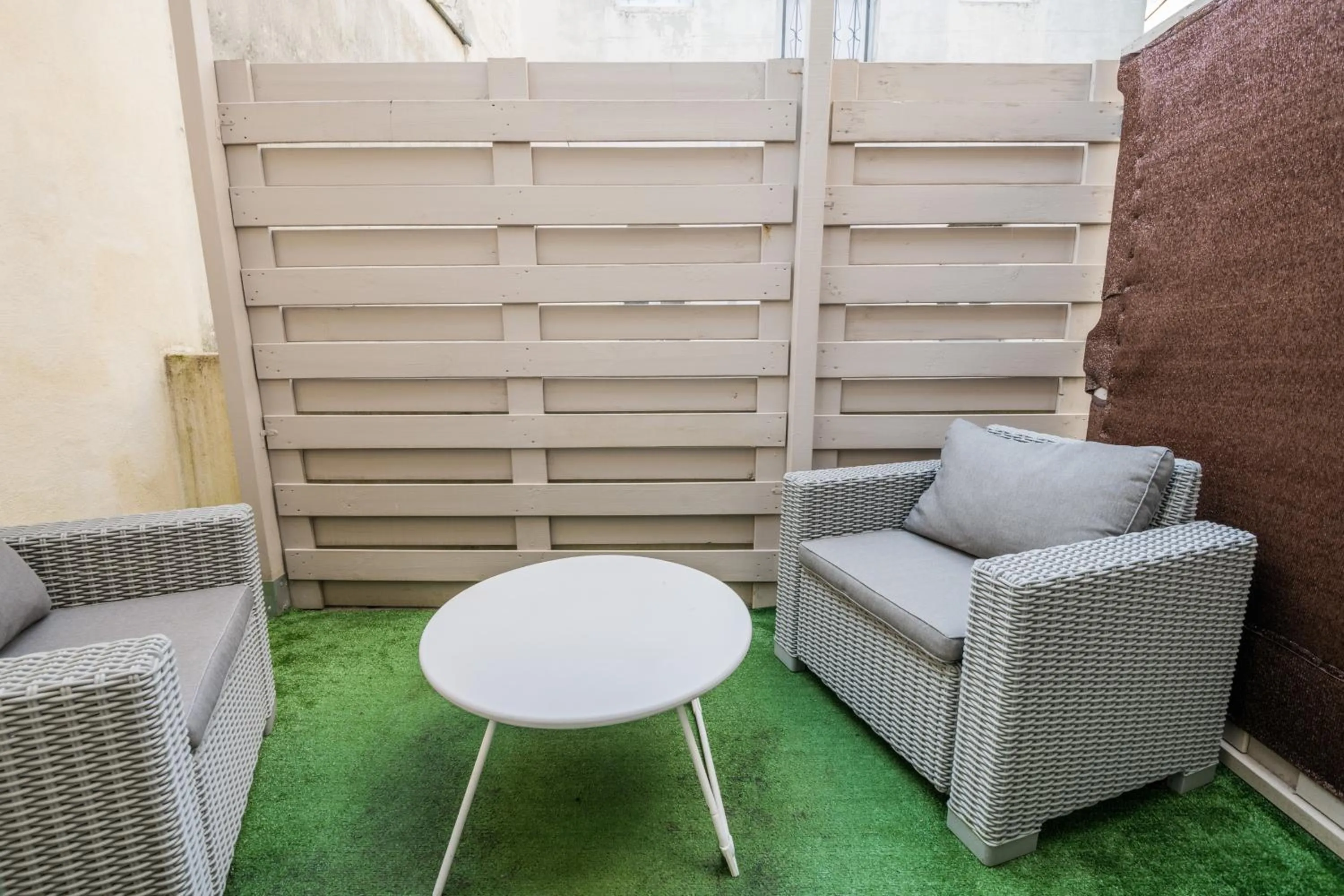 Studio en Duplex-Aircon-Terrasse-Parking gratuit-Calme