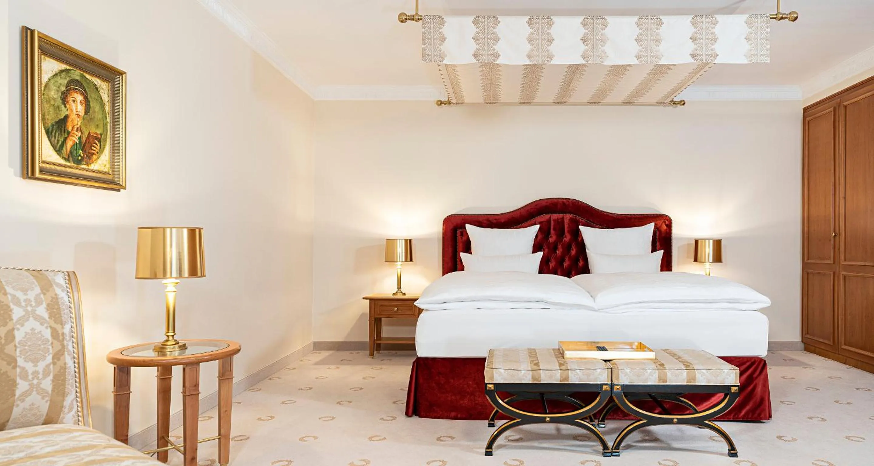 Bedroom, Bed in Victor's Residenz-Hotel Schloss Berg