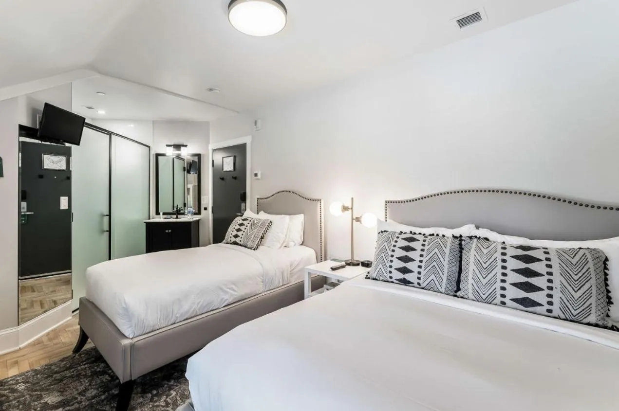 Photo of the whole room, Bed in The Inn on Officers' Garden