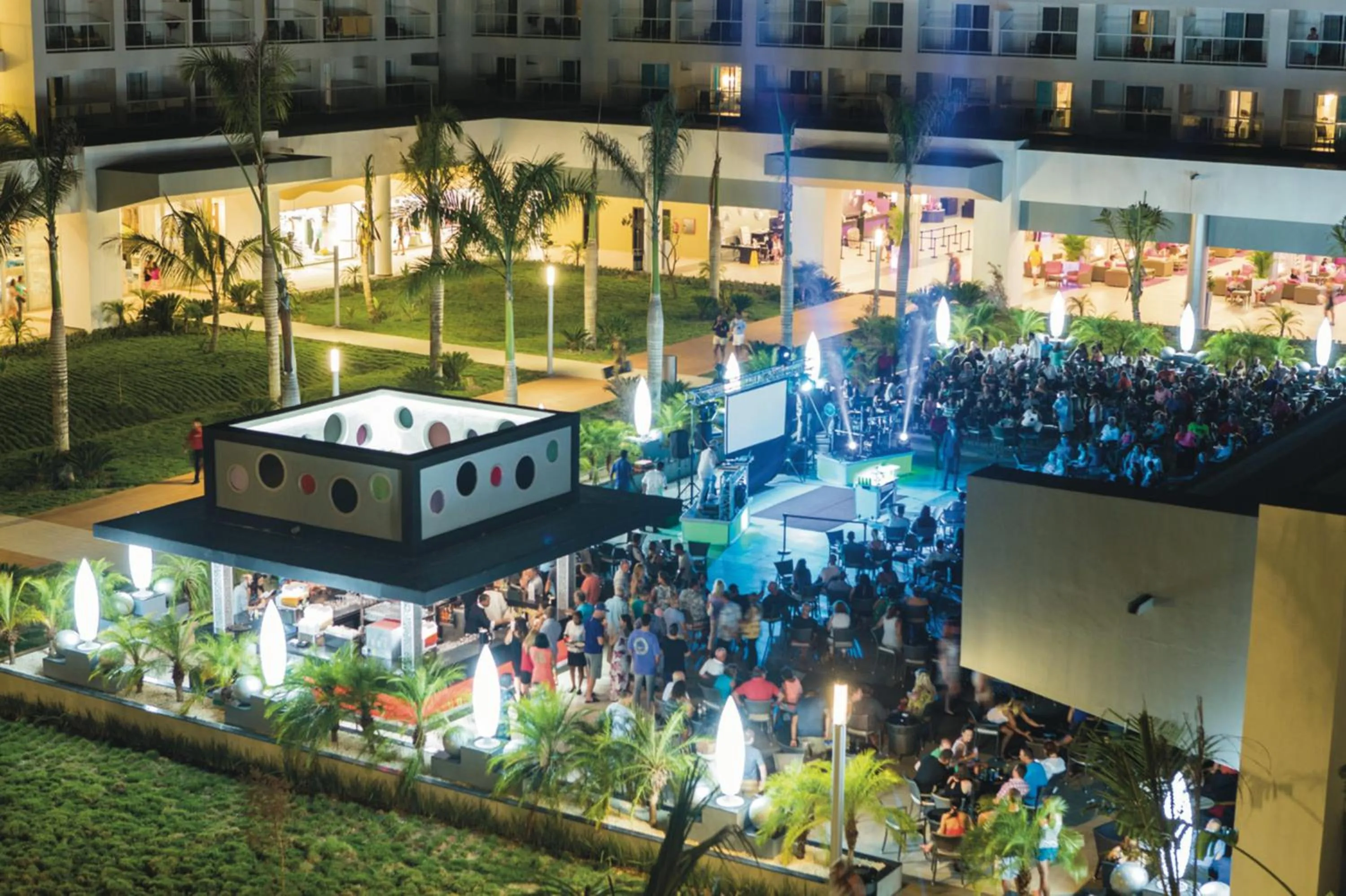 Lounge or bar in Riu Republica - Adults Only - All Inclusive