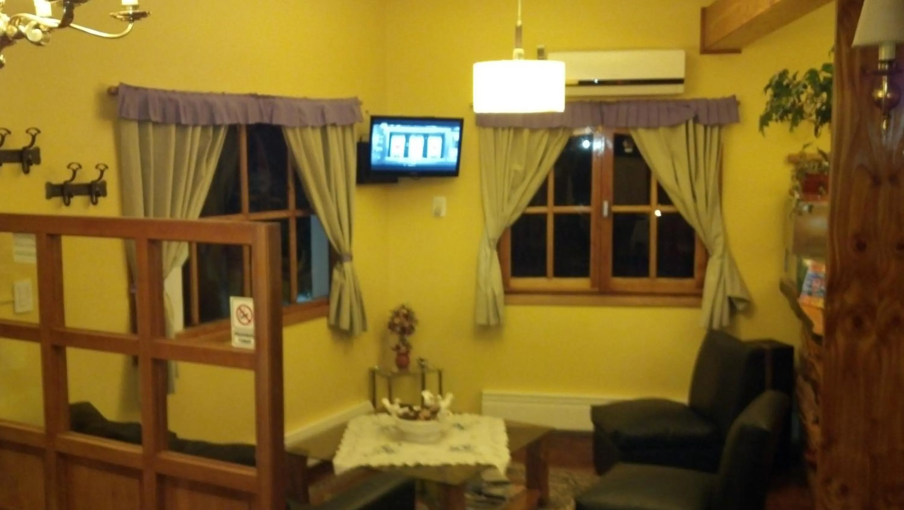 Communal lounge/ TV room in Posada de la Flor