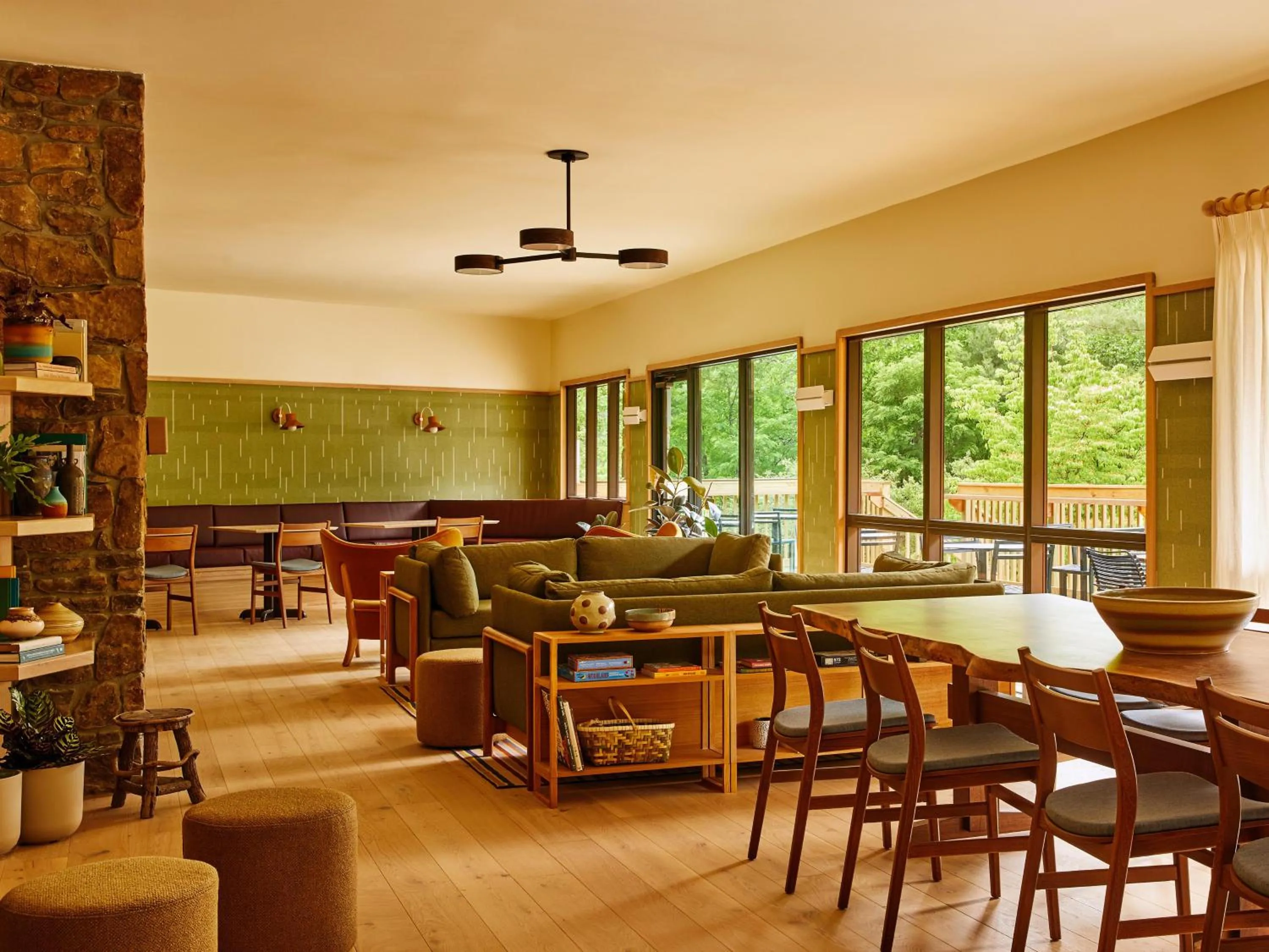 Communal lounge/ TV room in Trailborn Highlands