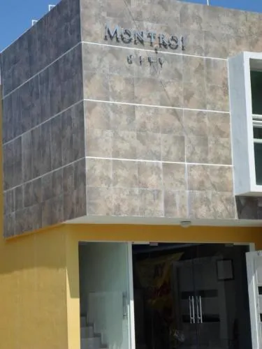 Hotel Montroi City