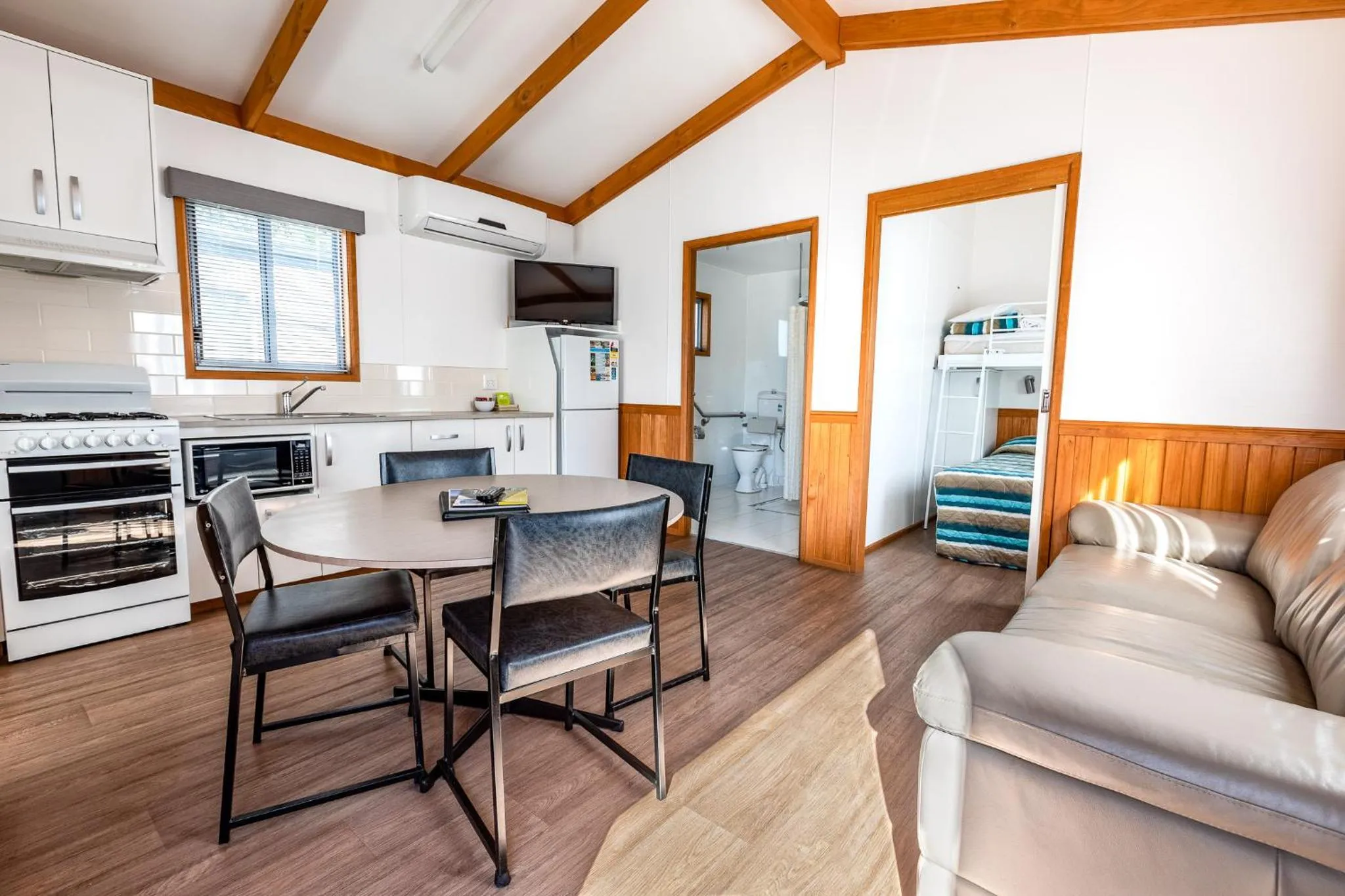 Kitchen or kitchenette in Geelong Holiday Park