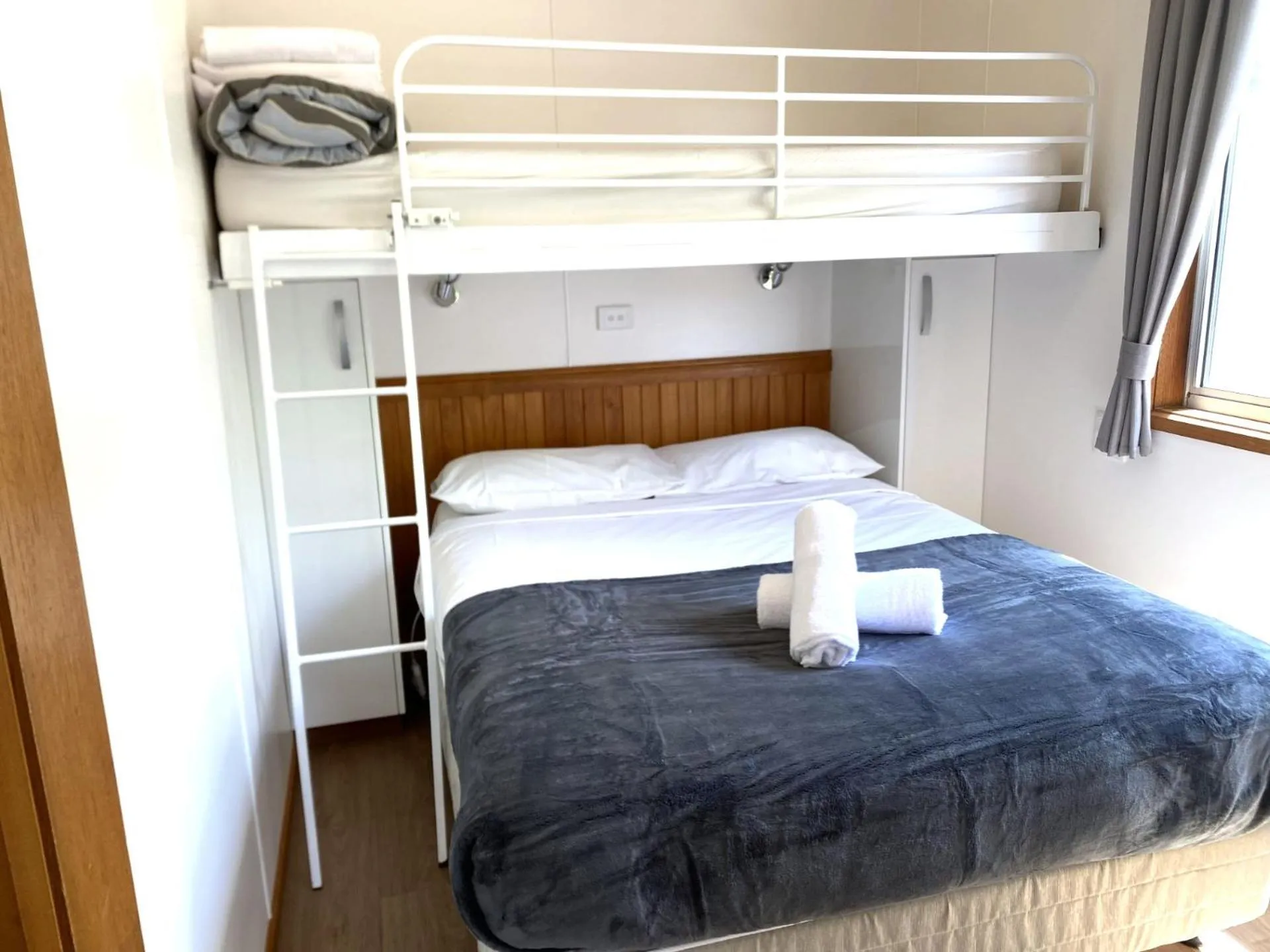 Bedroom, Bed in Geelong Holiday Park