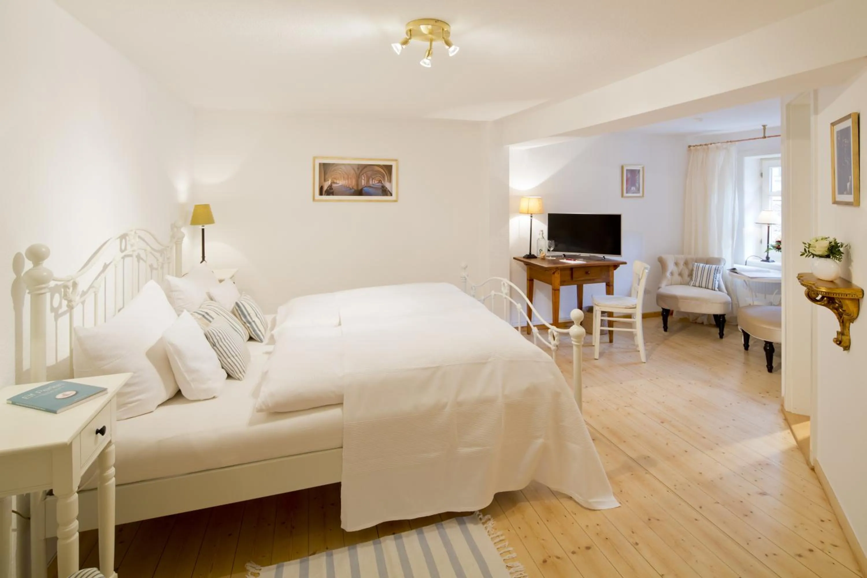 Photo of the whole room, Bed in Romantik Hotel Landhaus Bärenmühle