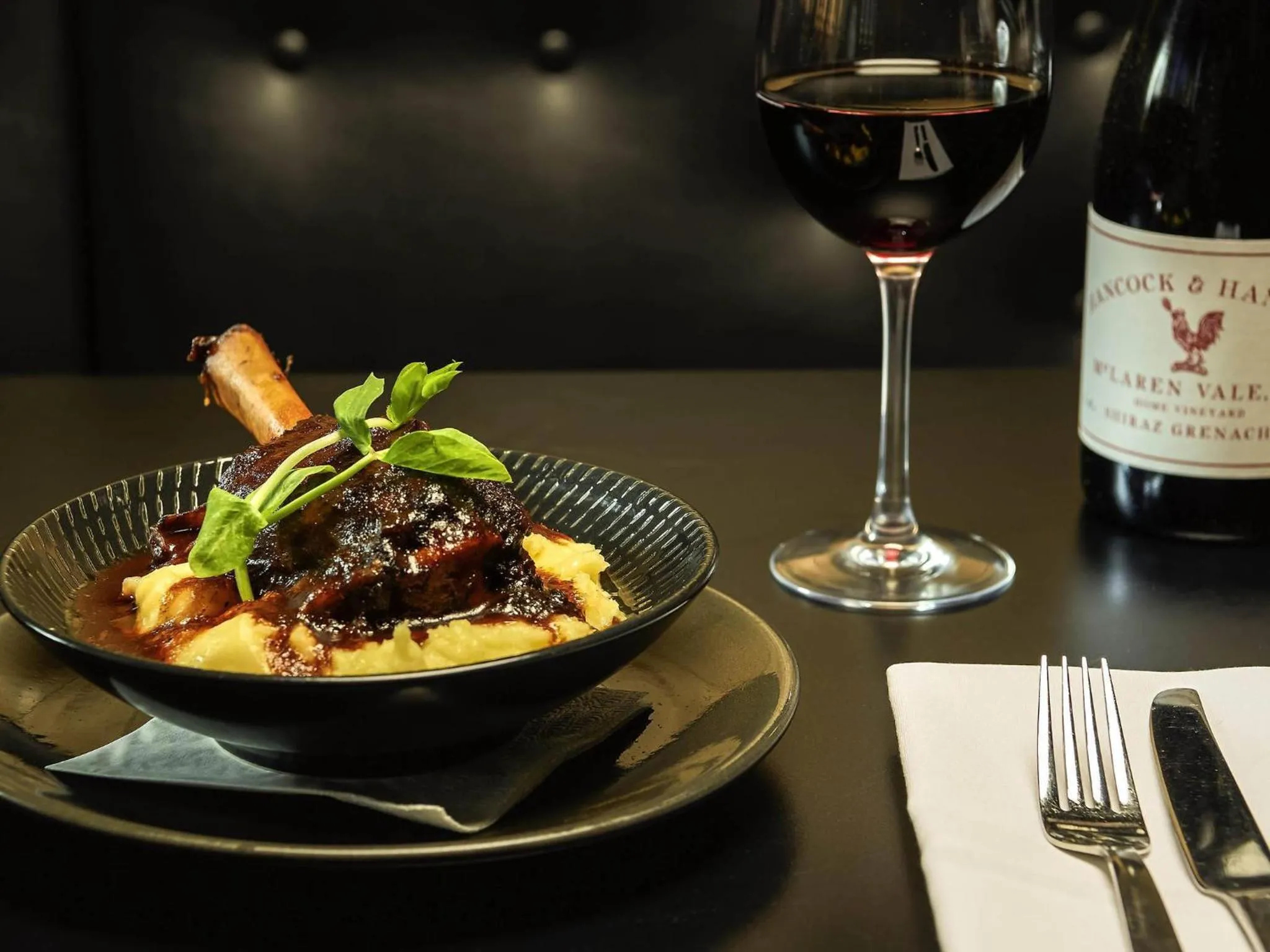 Restaurant/places to eat in ibis Adelaide