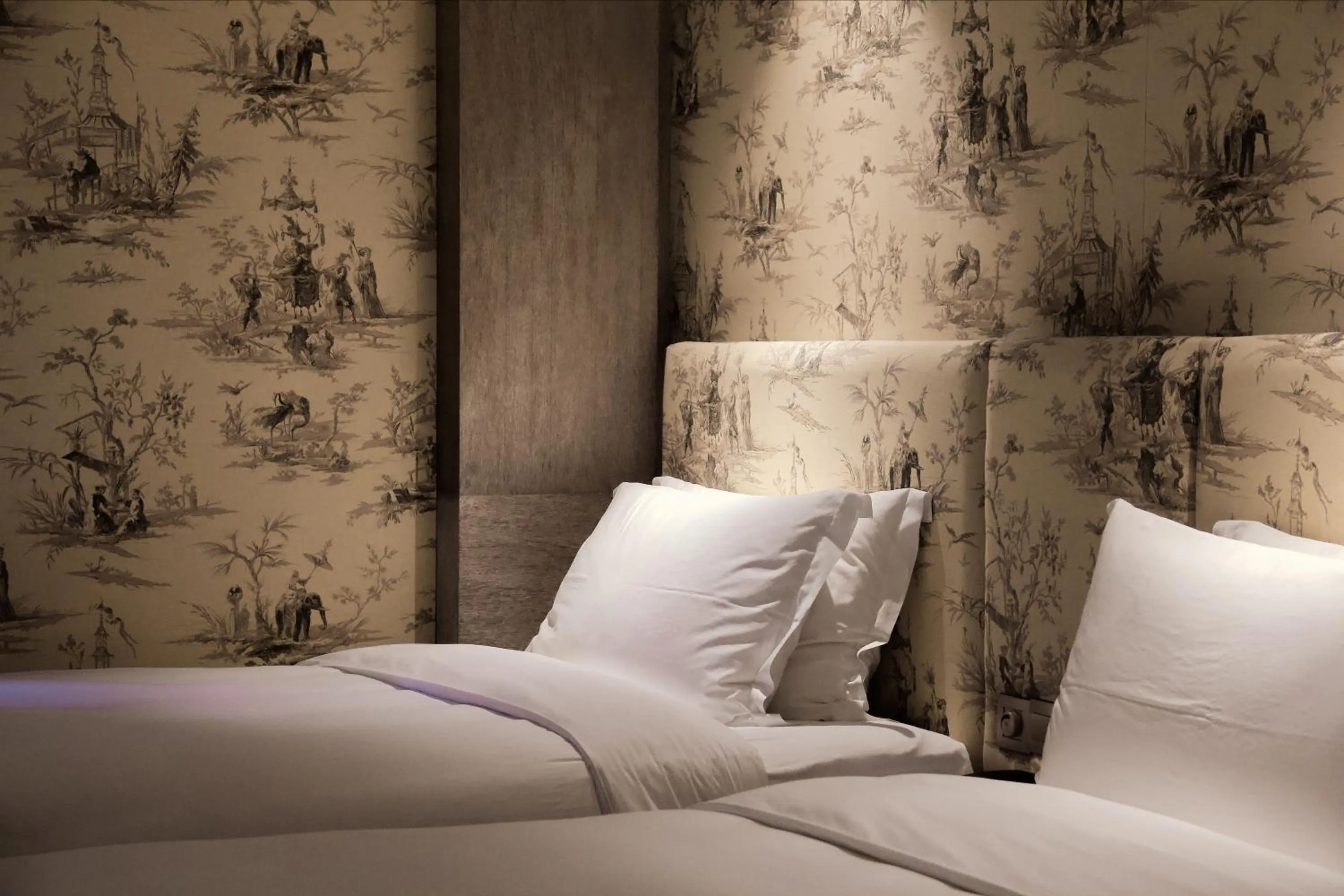 Bed in Guanyin Yiyuntai Hotel Chengdu