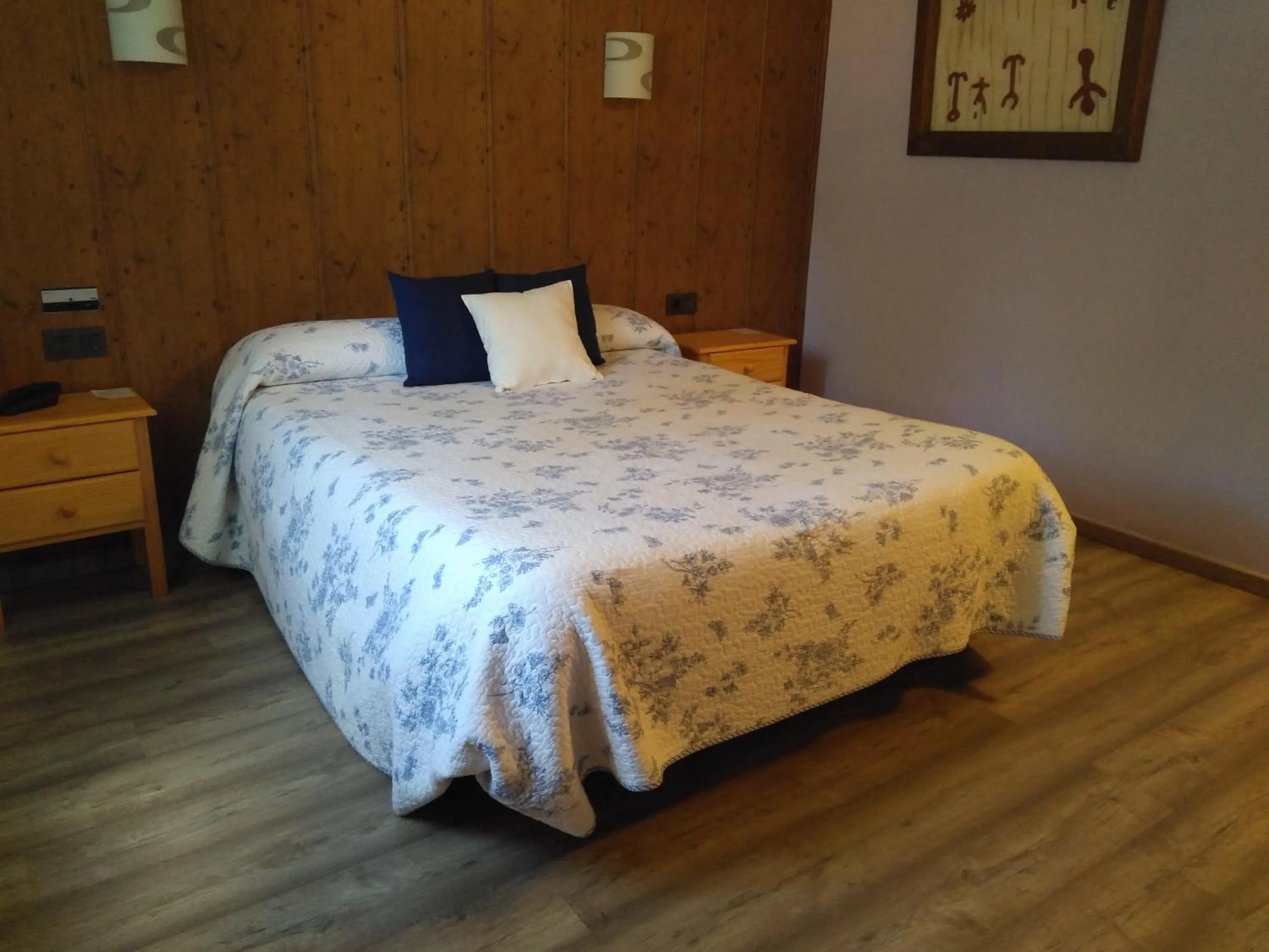 Photo of the whole room, Bed in Hotel Sierra Madrona