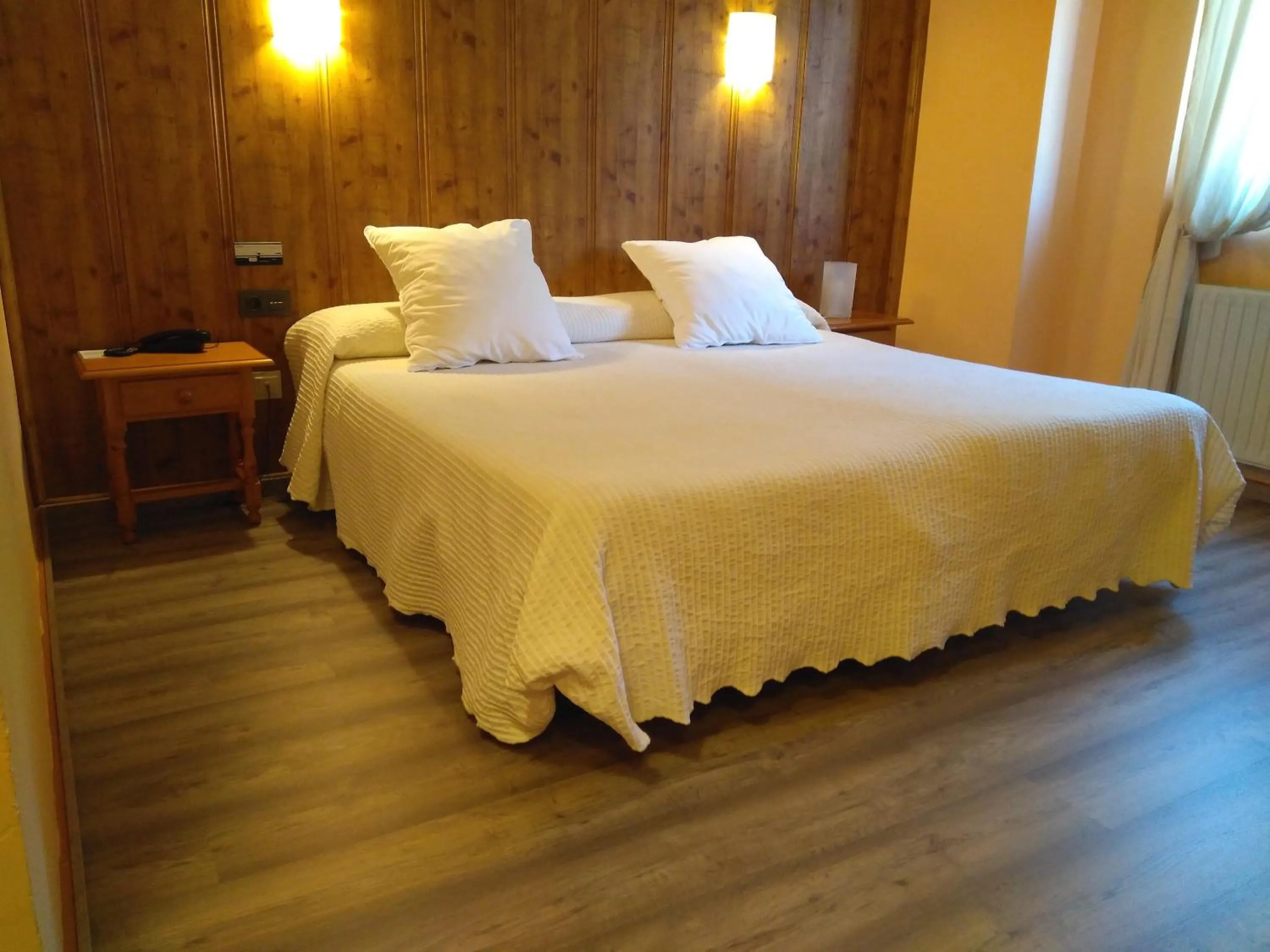 Photo of the whole room, Bed in Hotel Sierra Madrona