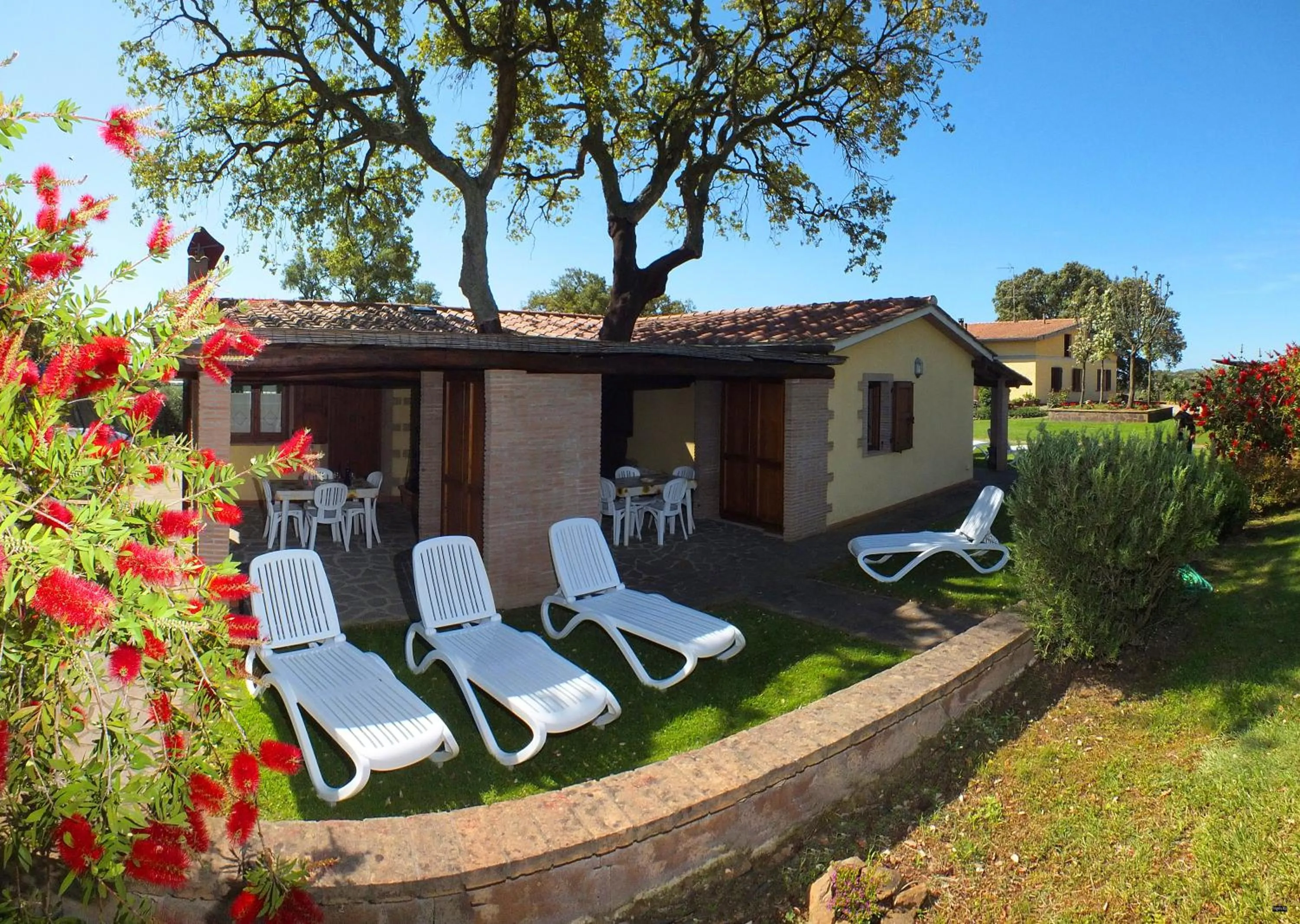 Property building in La Merla
