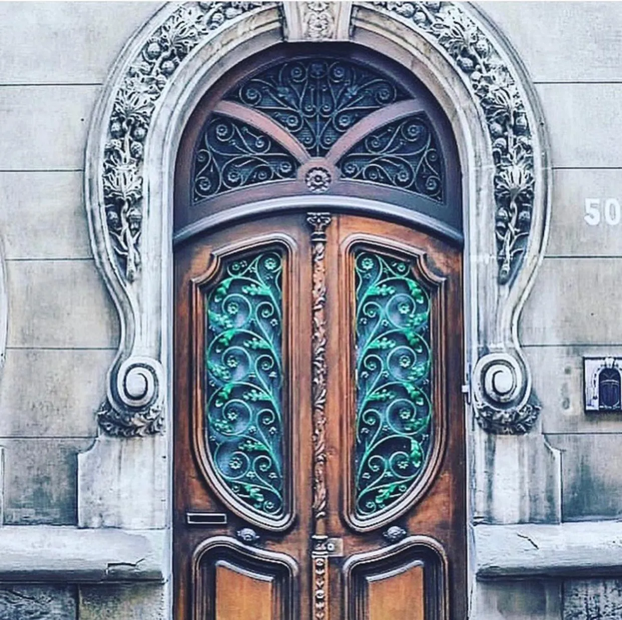 Facade/entrance in La Maison de L' Ambassadeur Carcassonne B&B