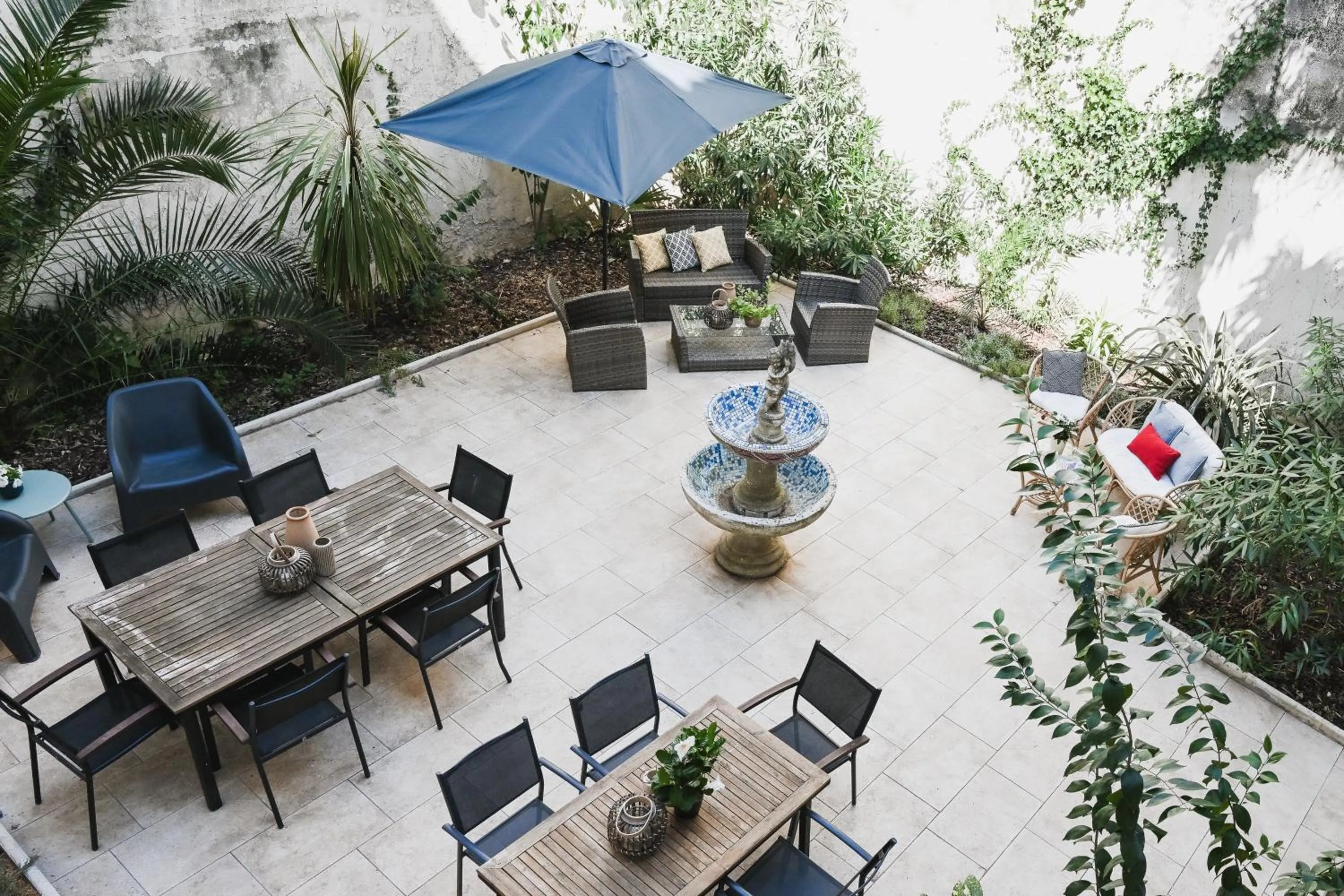 Garden view in La Maison de L' Ambassadeur Carcassonne B&B