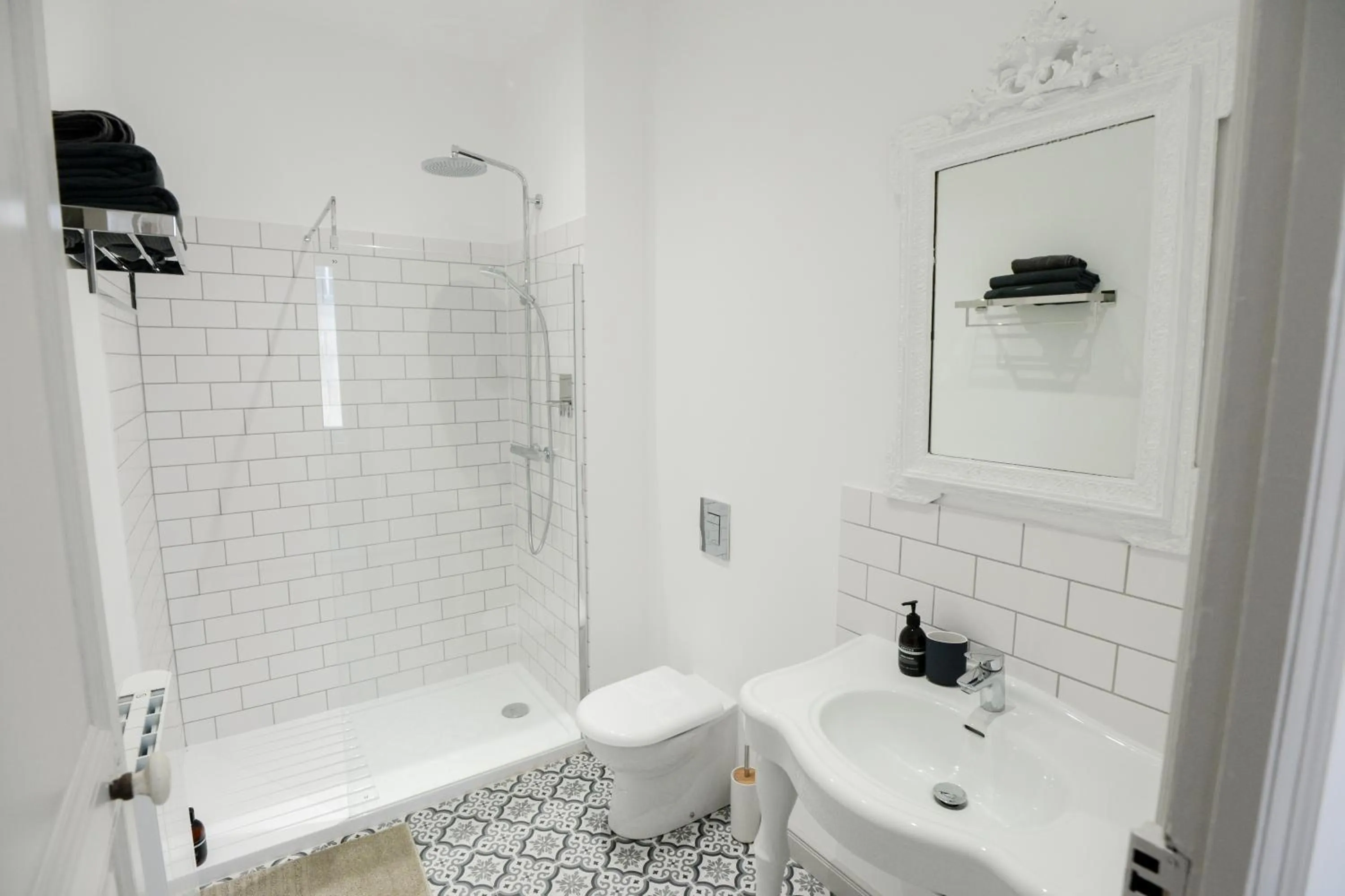 Bathroom in La Maison de L' Ambassadeur Carcassonne B&B