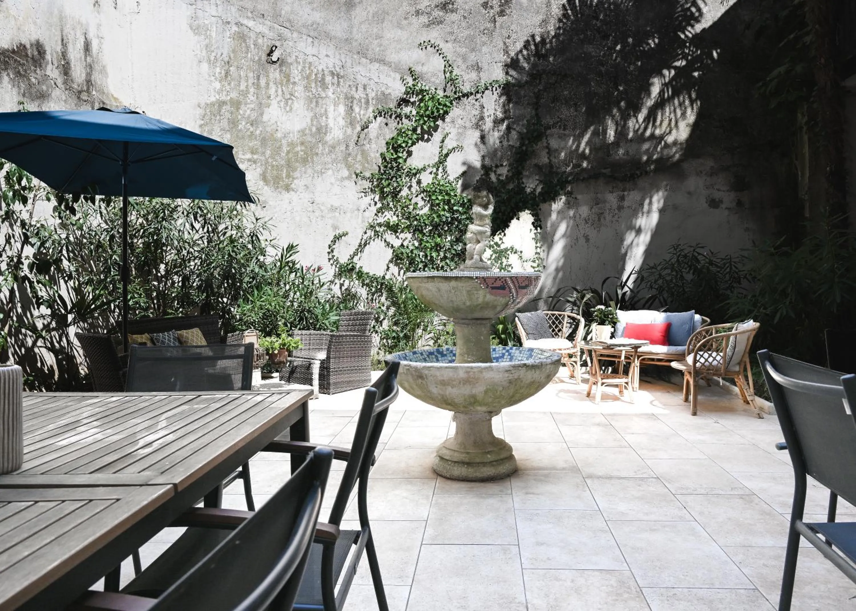 Garden view in La Maison de L' Ambassadeur Carcassonne B&B