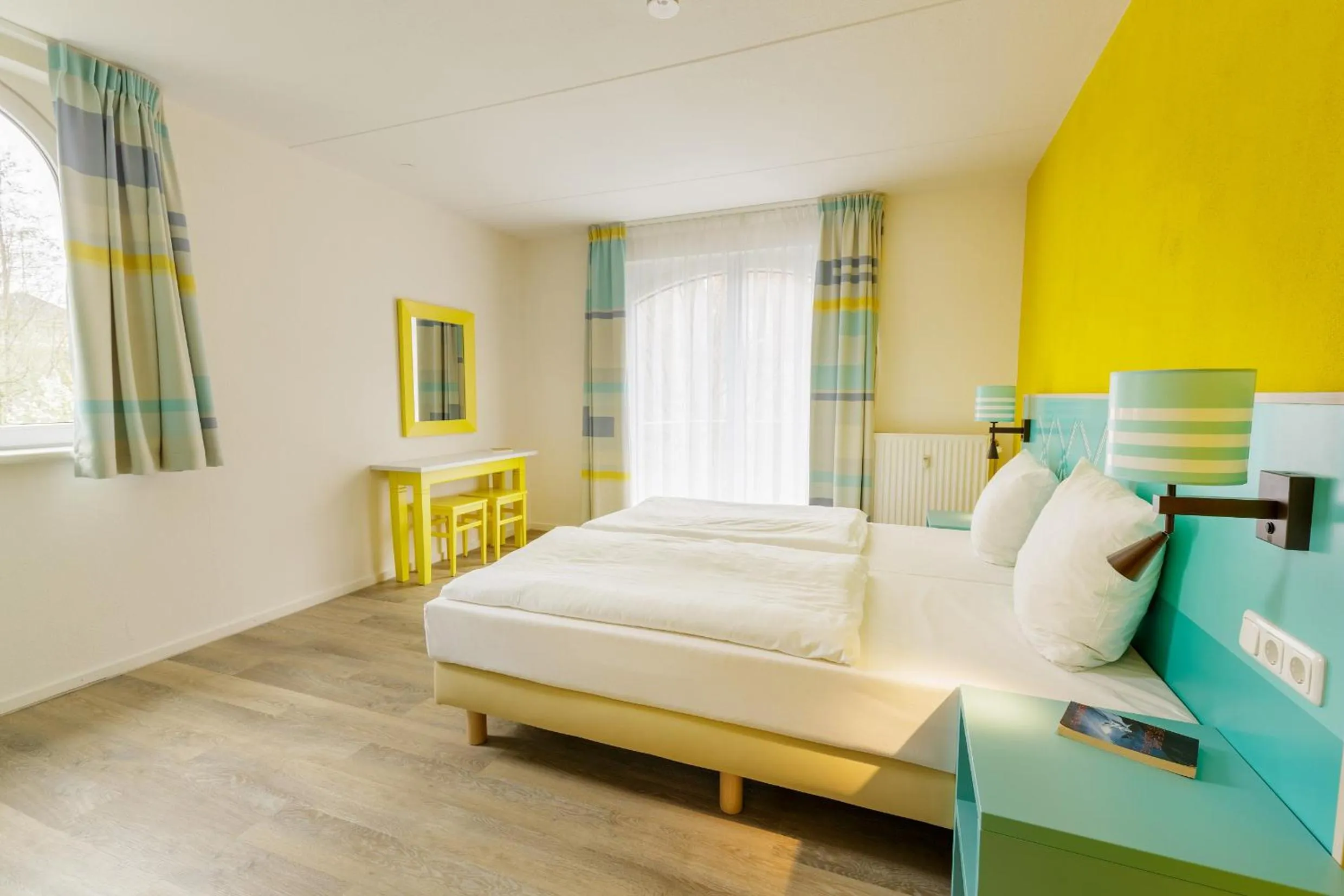 Bedroom, Bed in Center Parcs Nordseeküste Bremerhaven