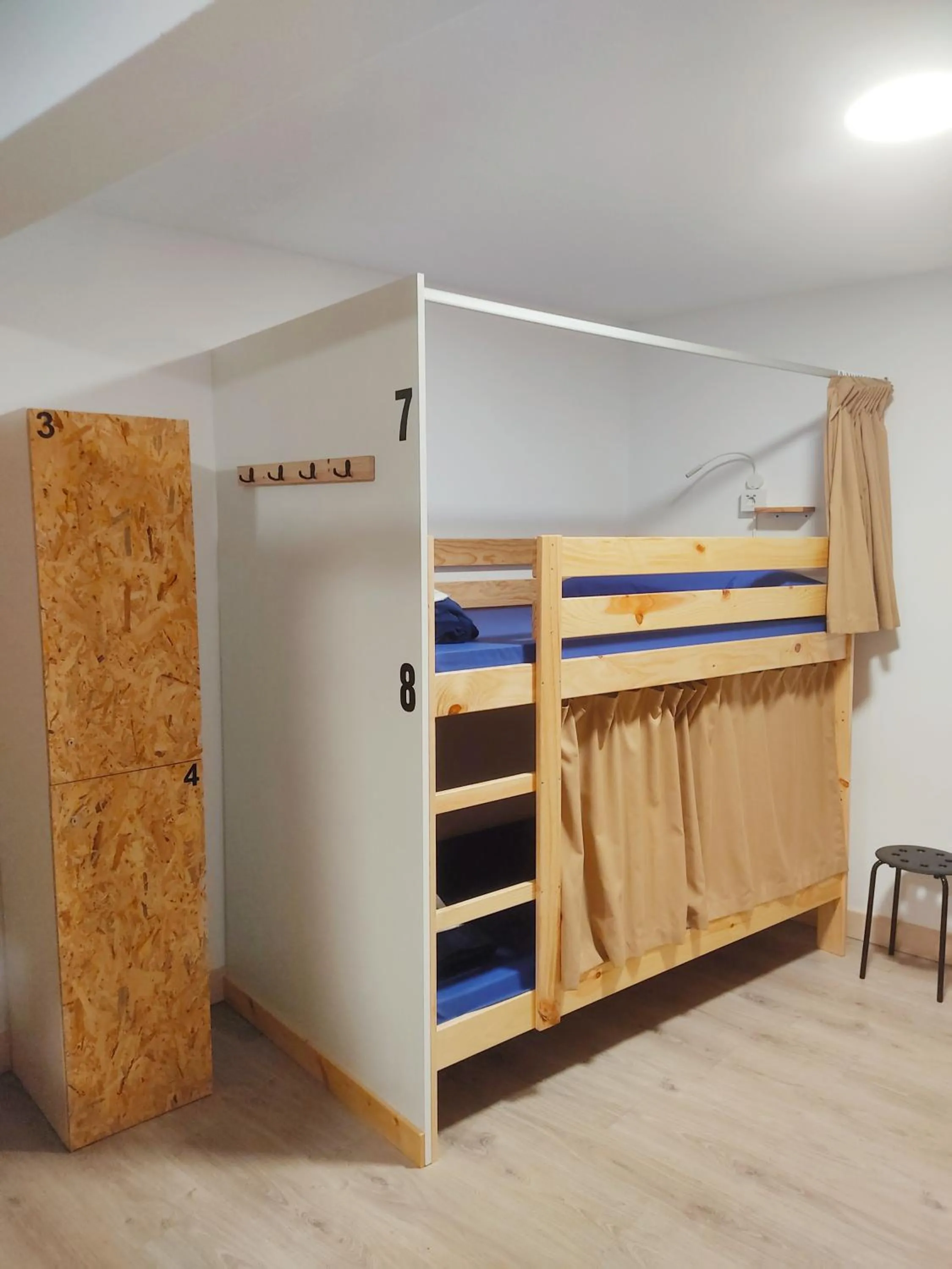 bunk bed, Bed in Albergue Santos