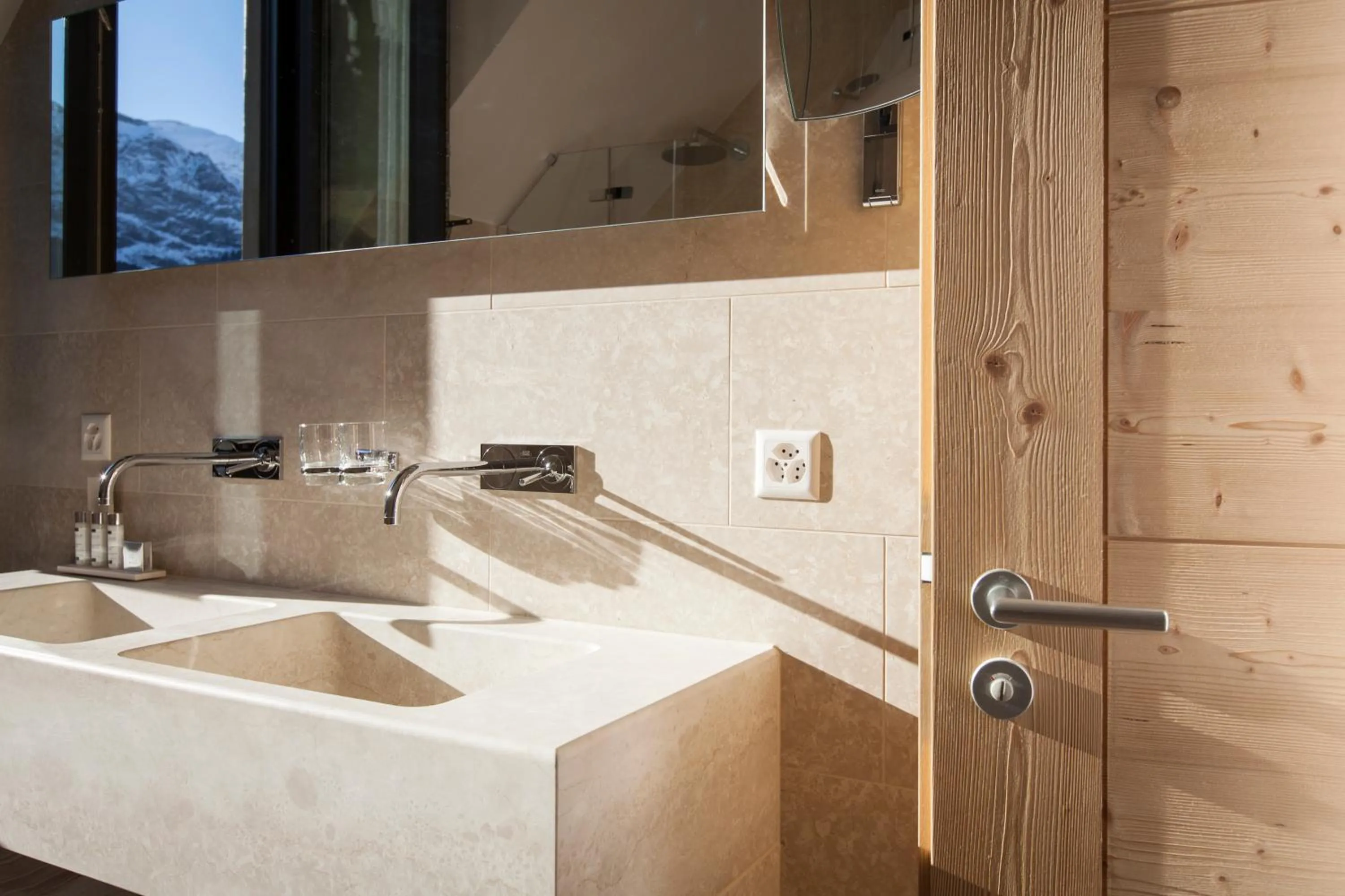 Shower in Hôtel National Resort & Spa