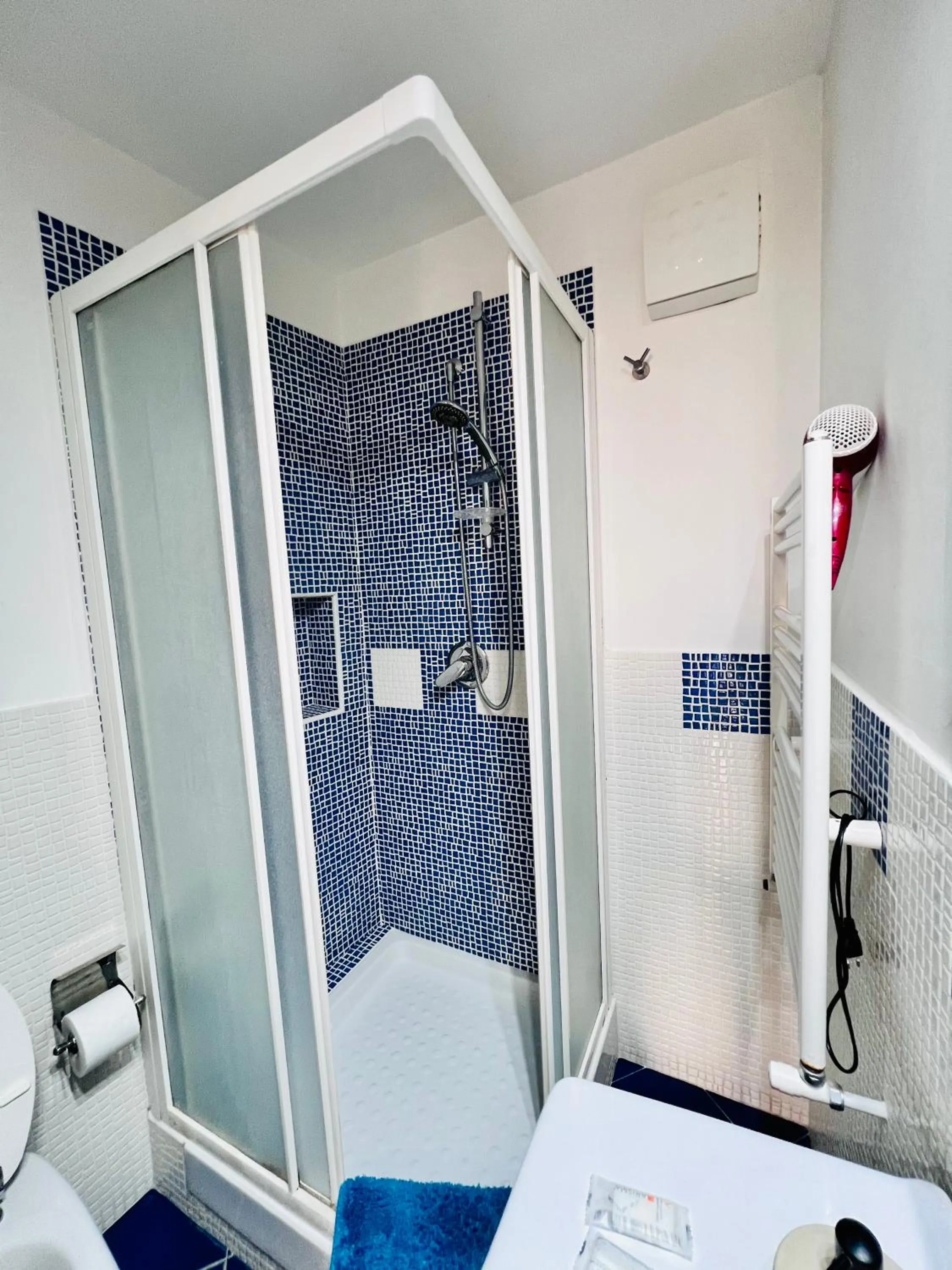 Shower in B&B Vivaldi