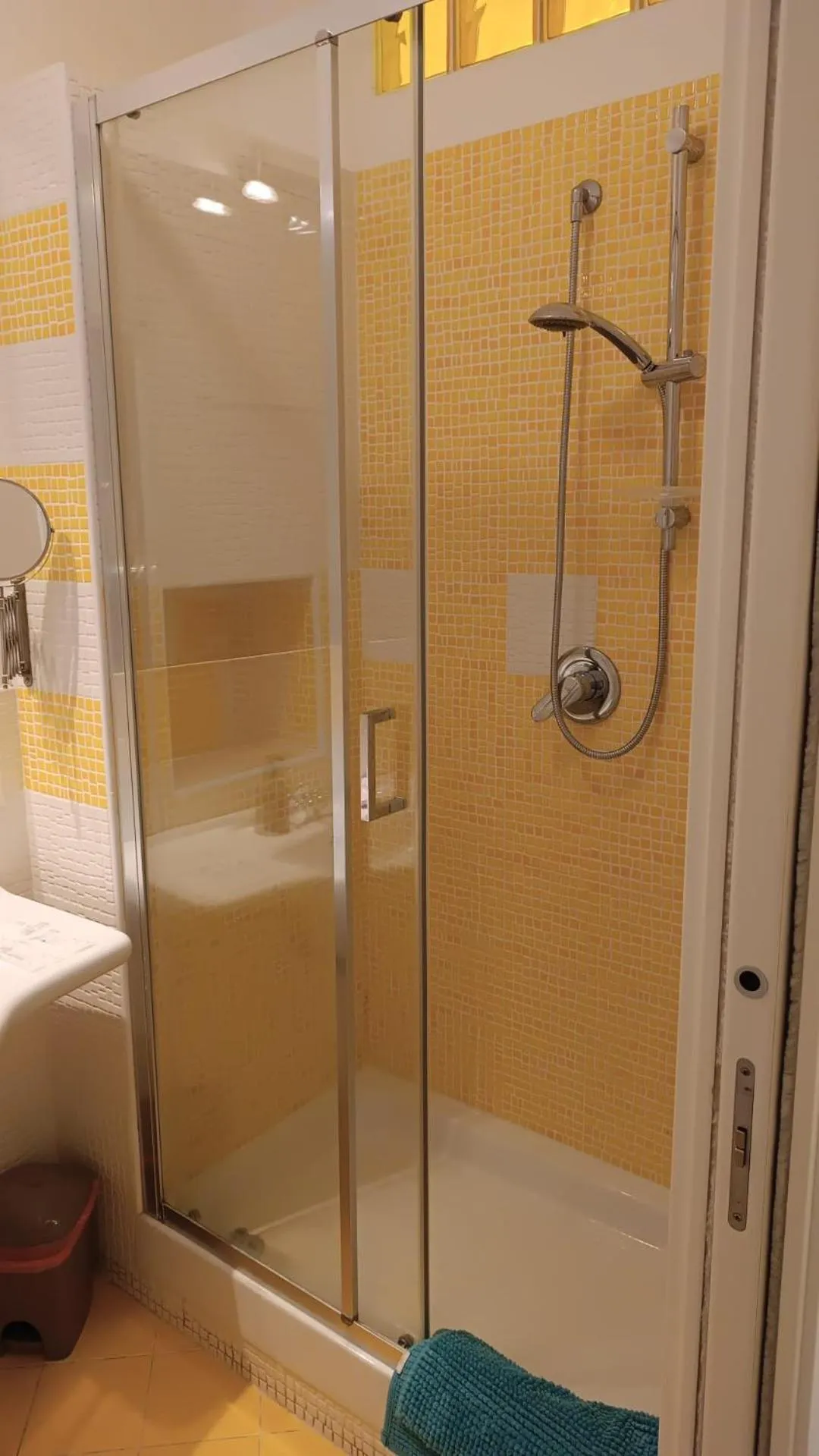 Shower in B&B Vivaldi