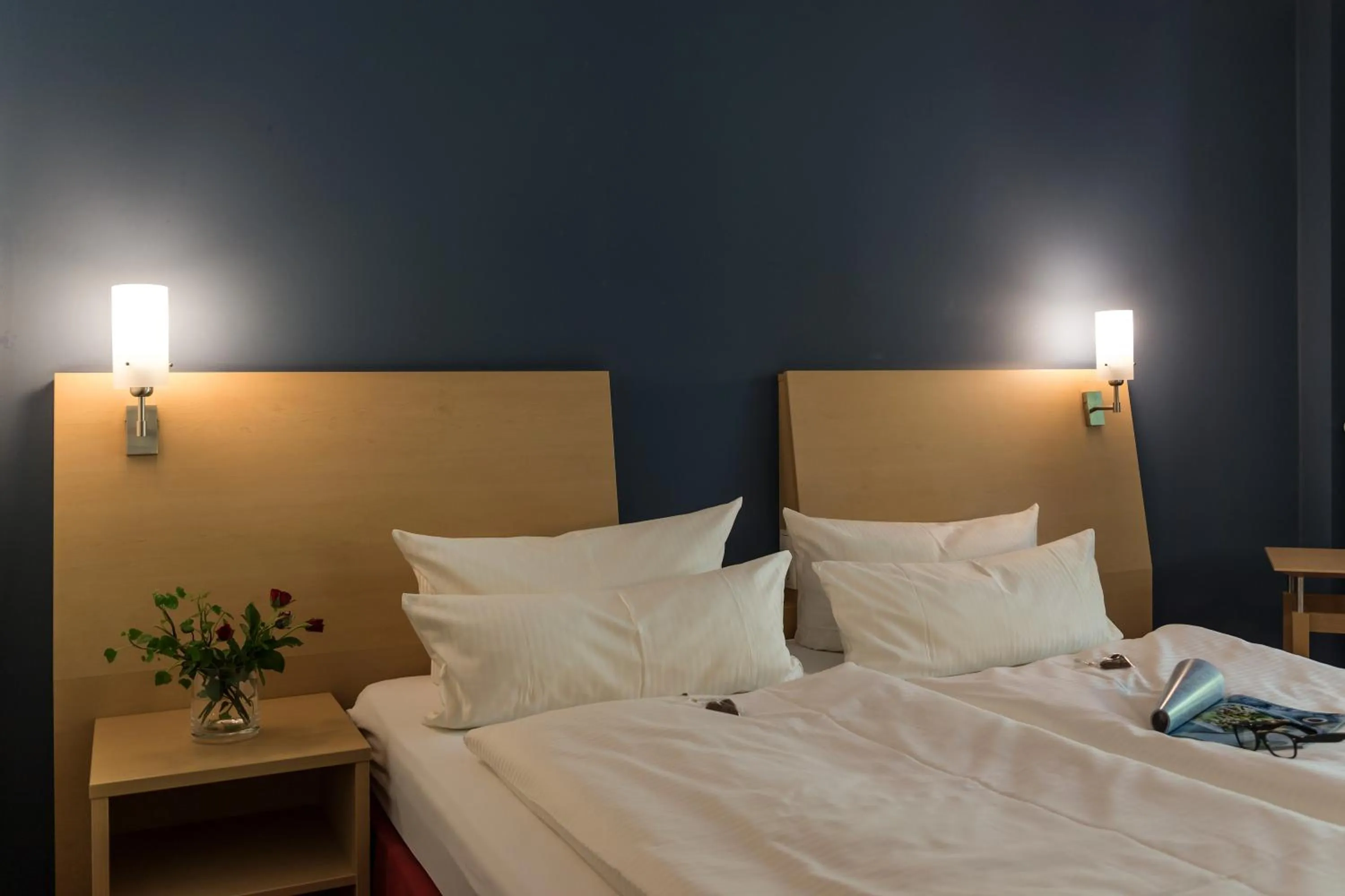 Bedroom, Bed in Hotel Mainpromenade ***S