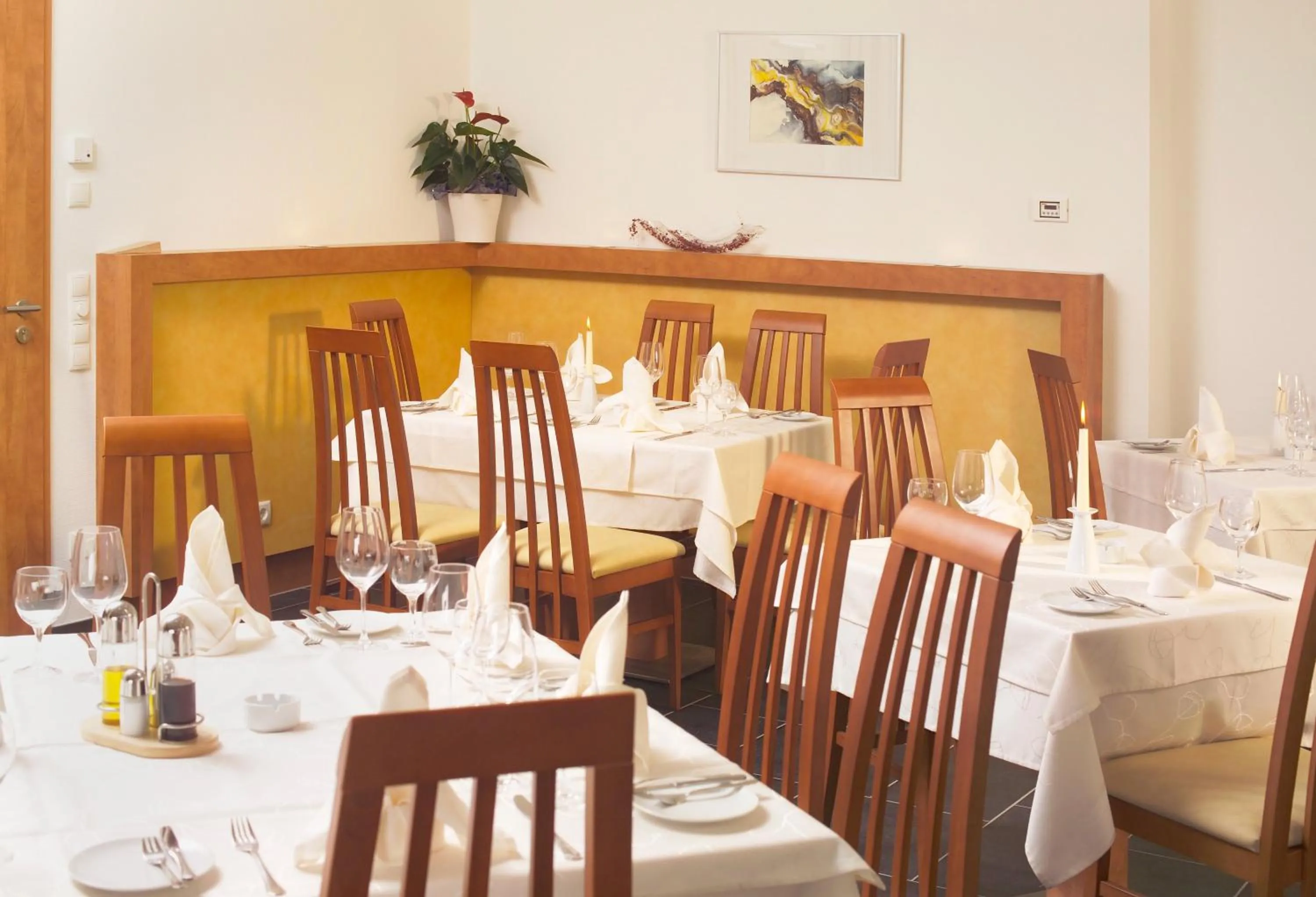 Restaurant/places to eat in Hotel Mainpromenade ***S