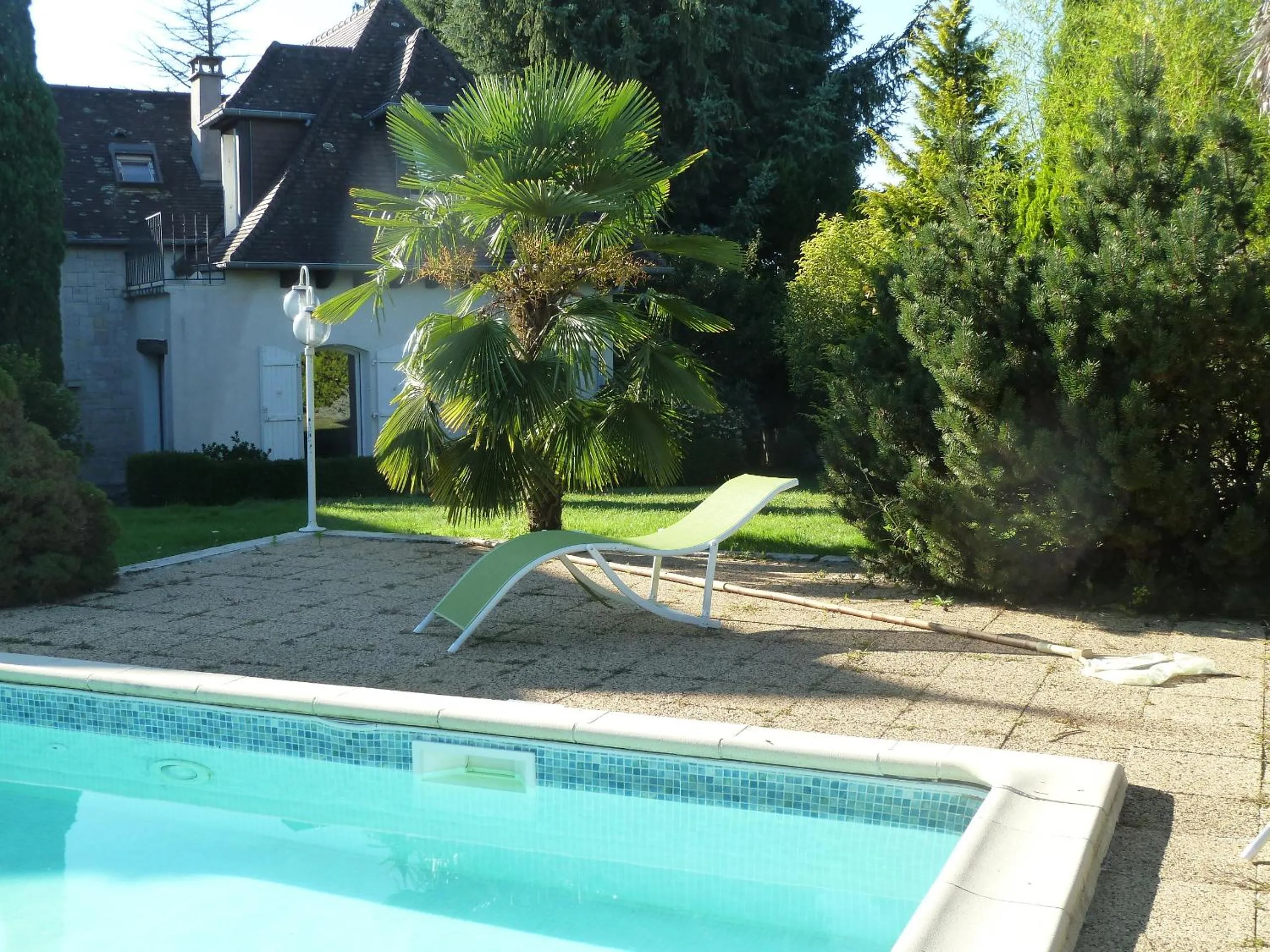 Swimming pool in Chambres d'hôtes Le Saleix
