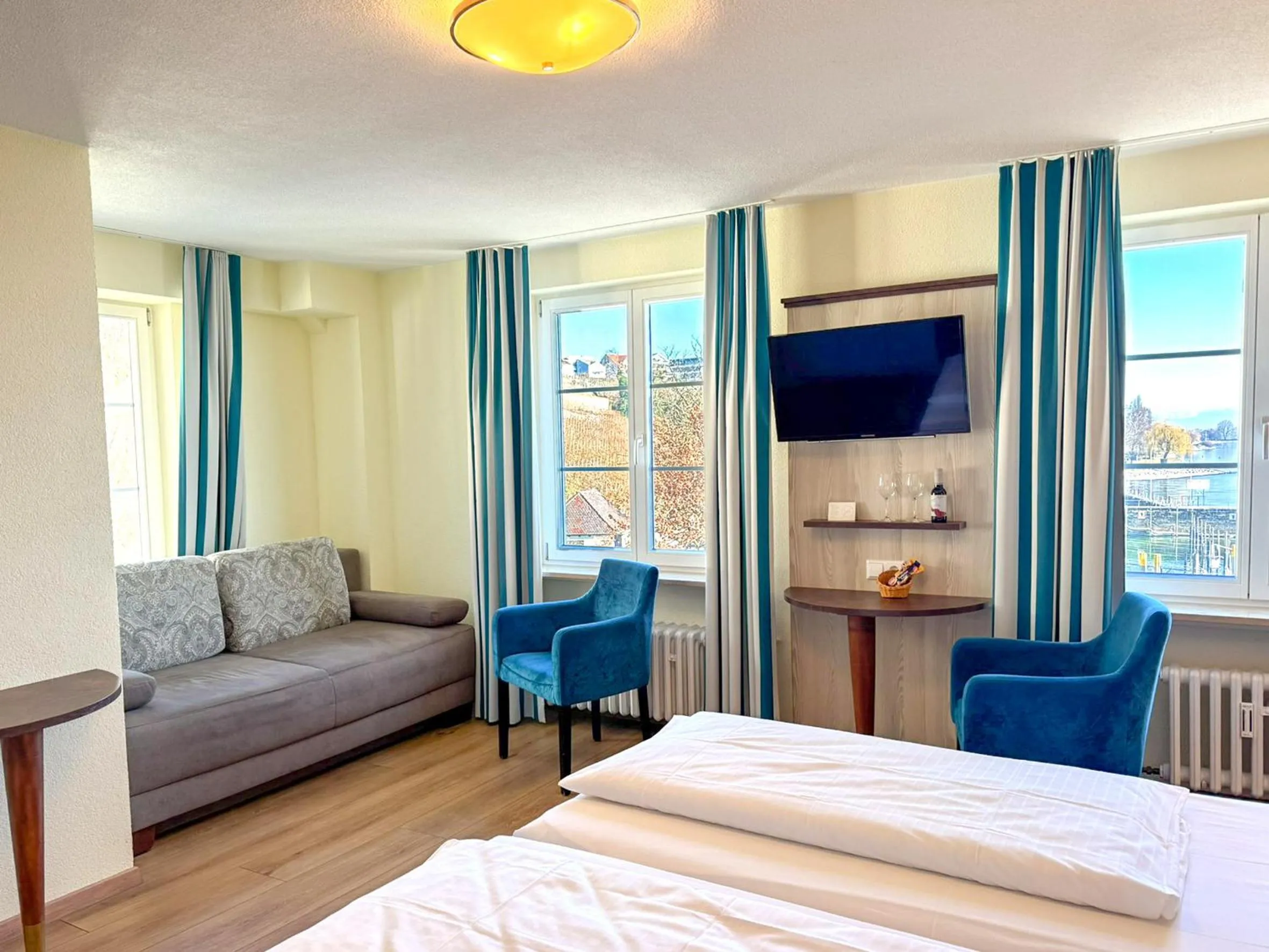 Bed in Hotel & Gästehaus Seehof