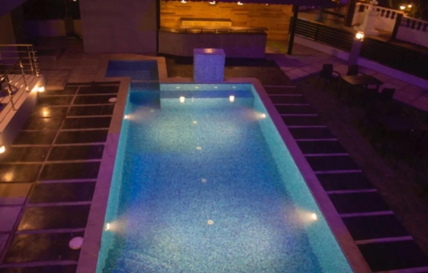 Swimming pool in JW HERITAGE