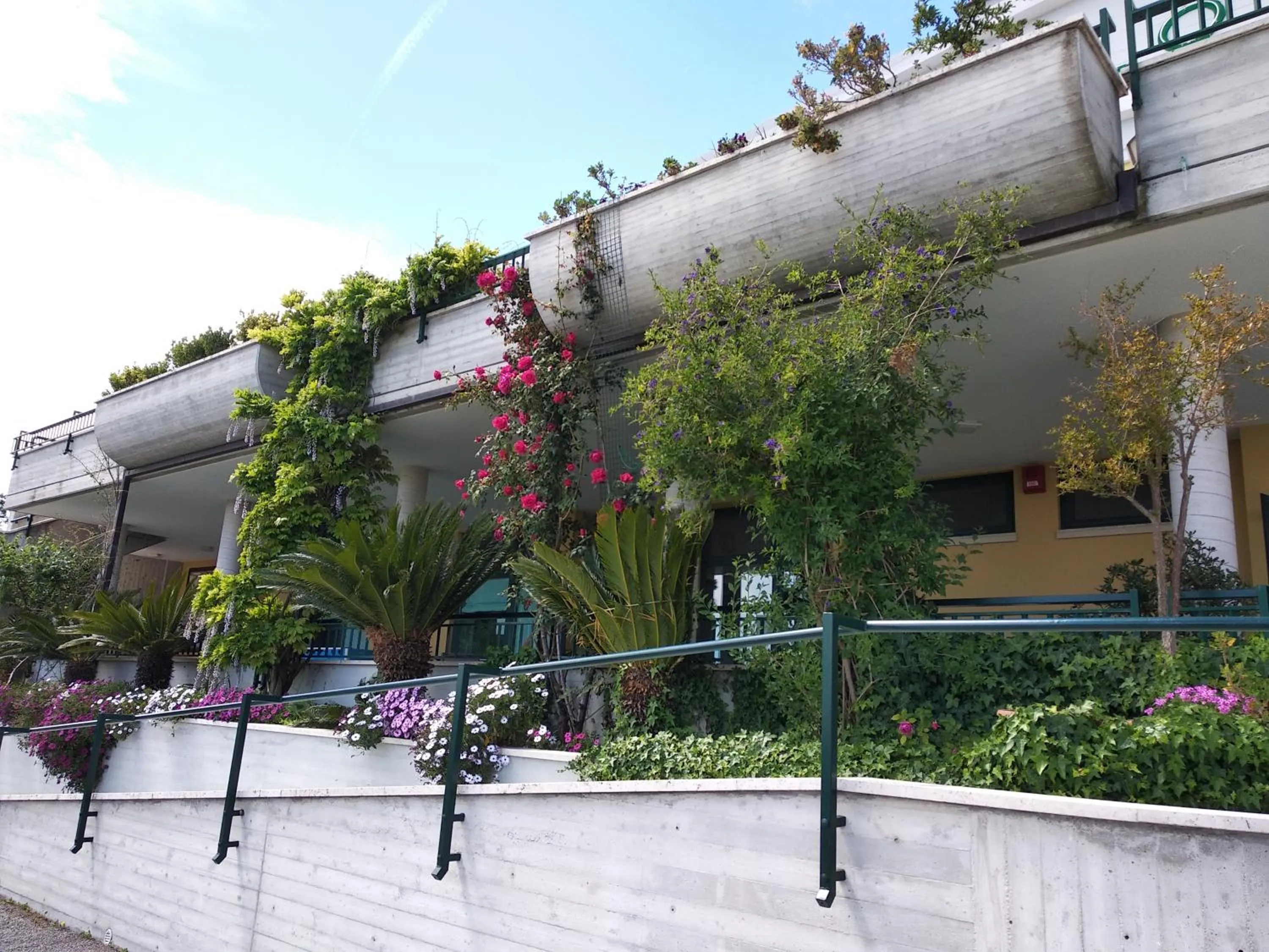 Property building in Hotel Ristorante Il Grillo