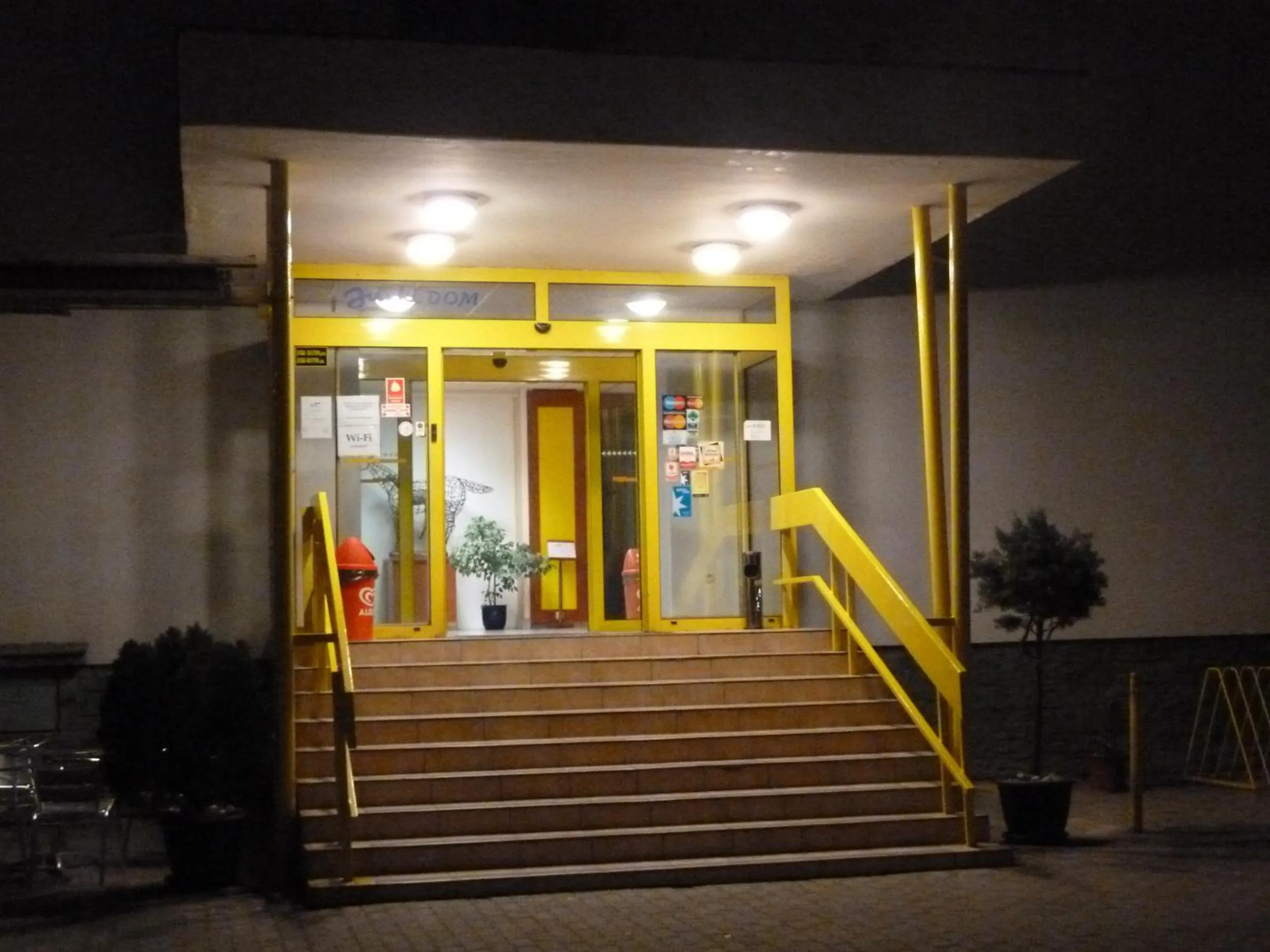 Facade/entrance in HOTEL JURKI Dom