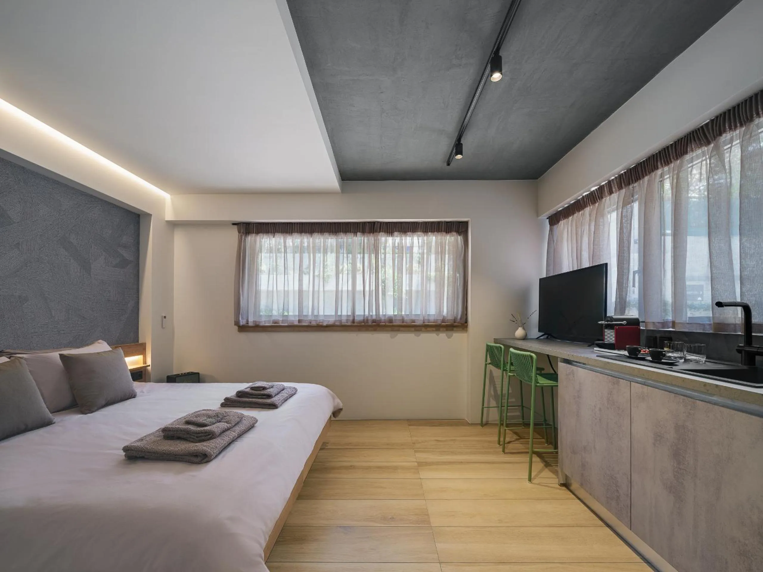 Photo of the whole room, Bed in 3 Olive Trees