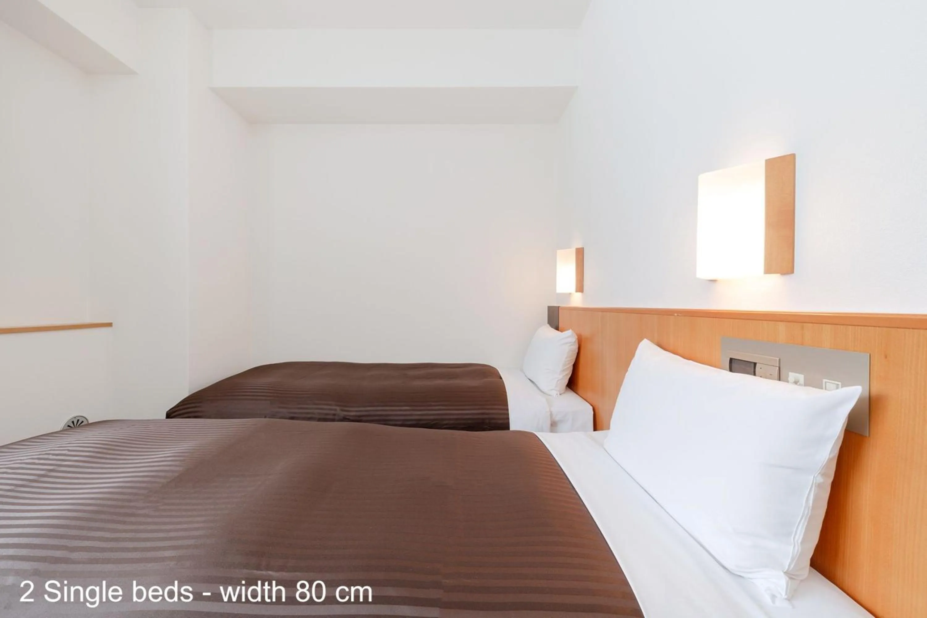 Bed in The OneFive Osaka Sakaisuji