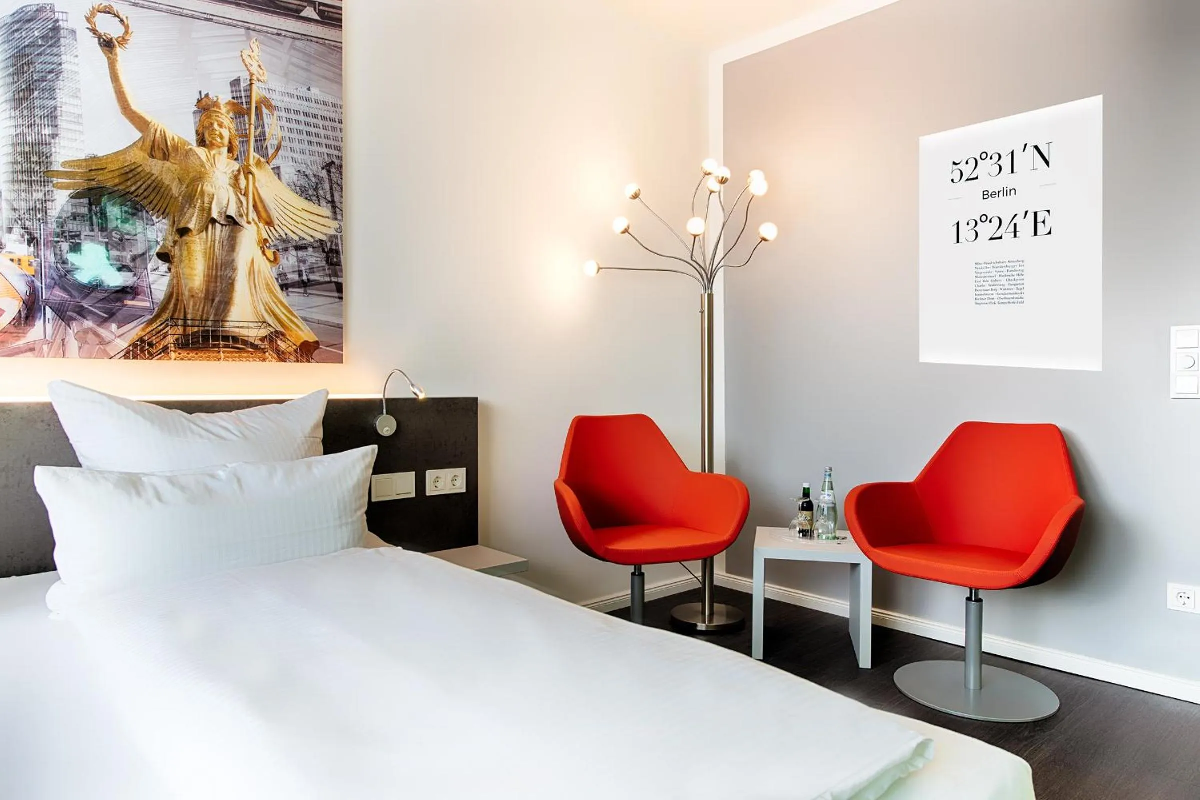 Living room, Bed in Hotel Carolinenhof