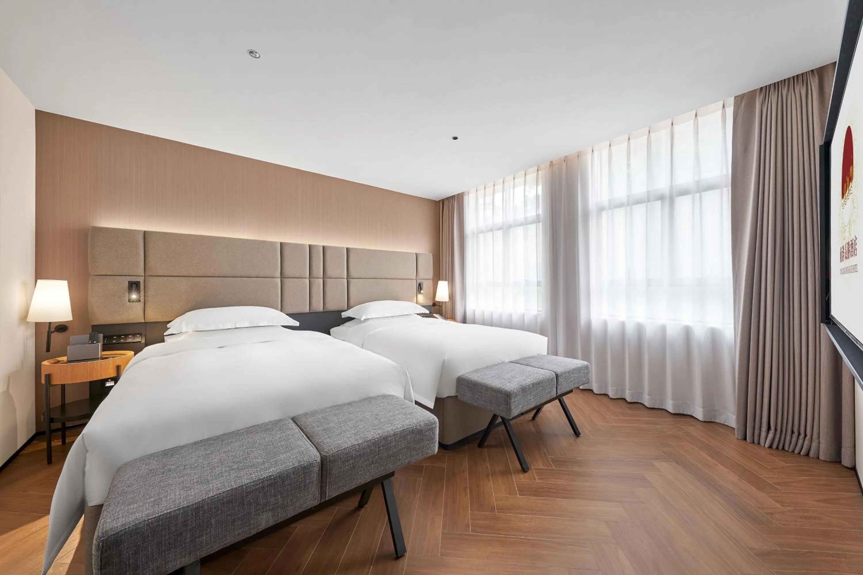 Bed in Nanyang King's Gate Hotel--Free Shuttle Service to Canton Fair